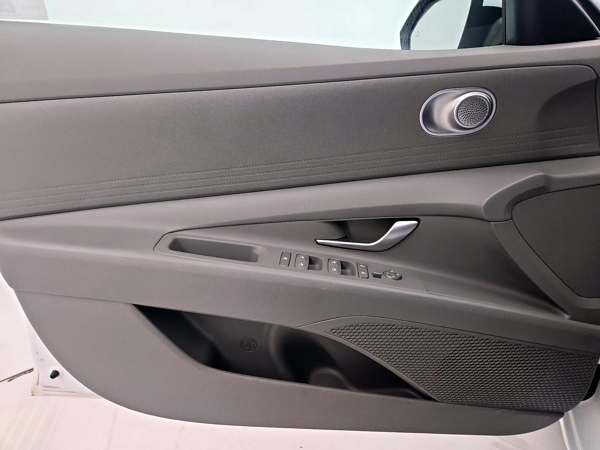 Thumbnail: 2025 Hyundai Elantra - 12