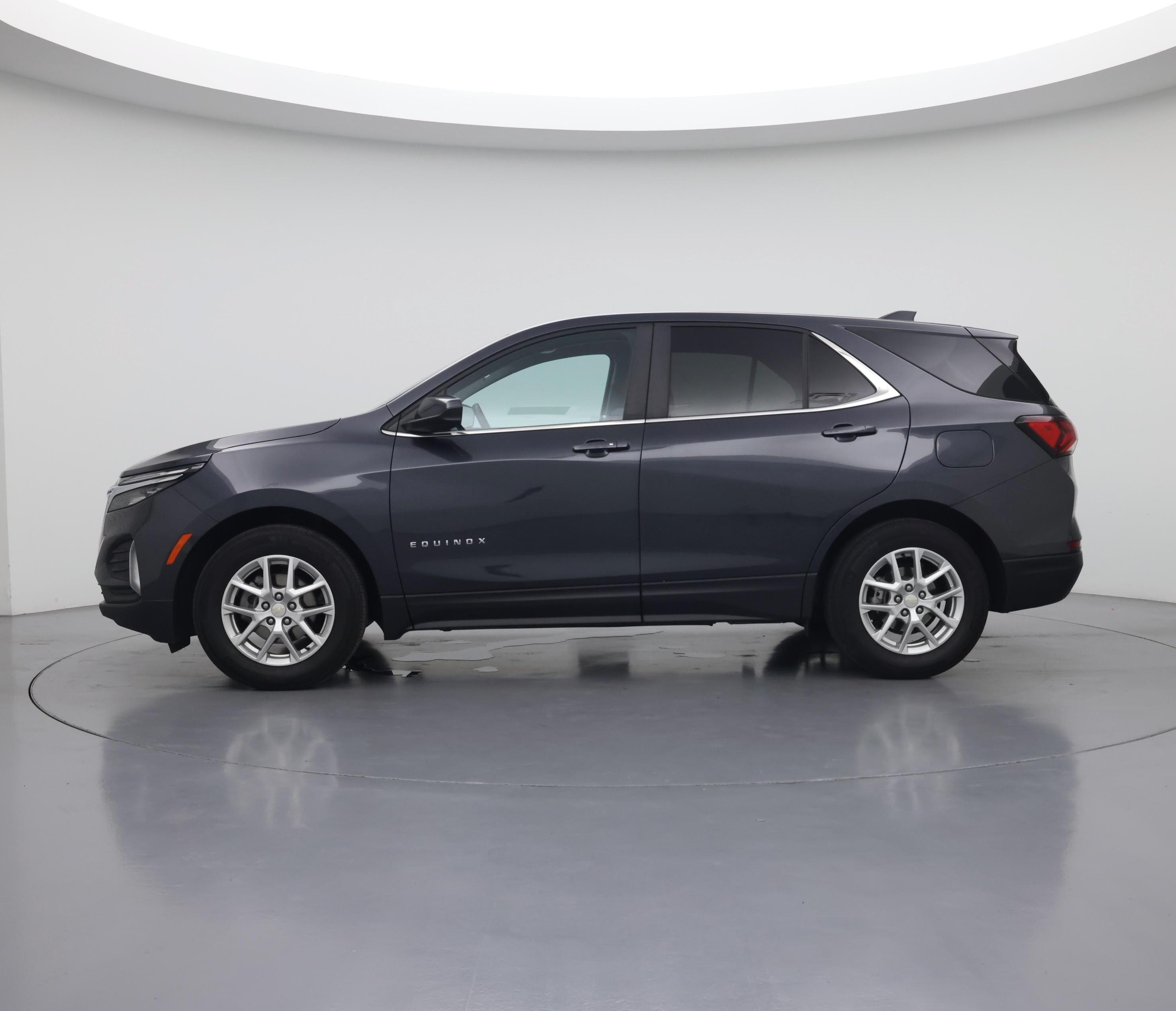 Thumbnail: 2023 Chevrolet Equinox - 3