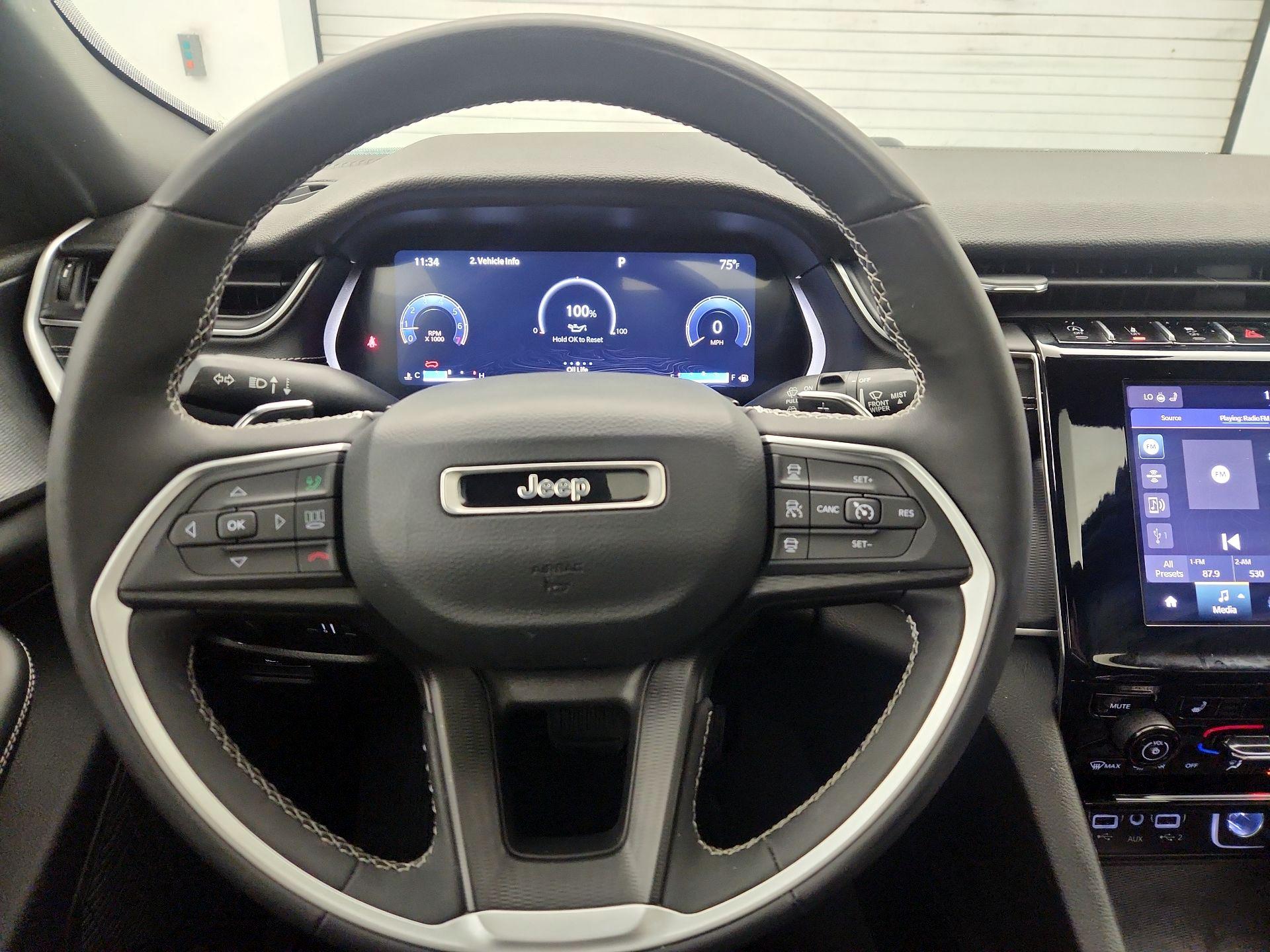 Thumbnail: 2023 Jeep Grand Cherokee - 10