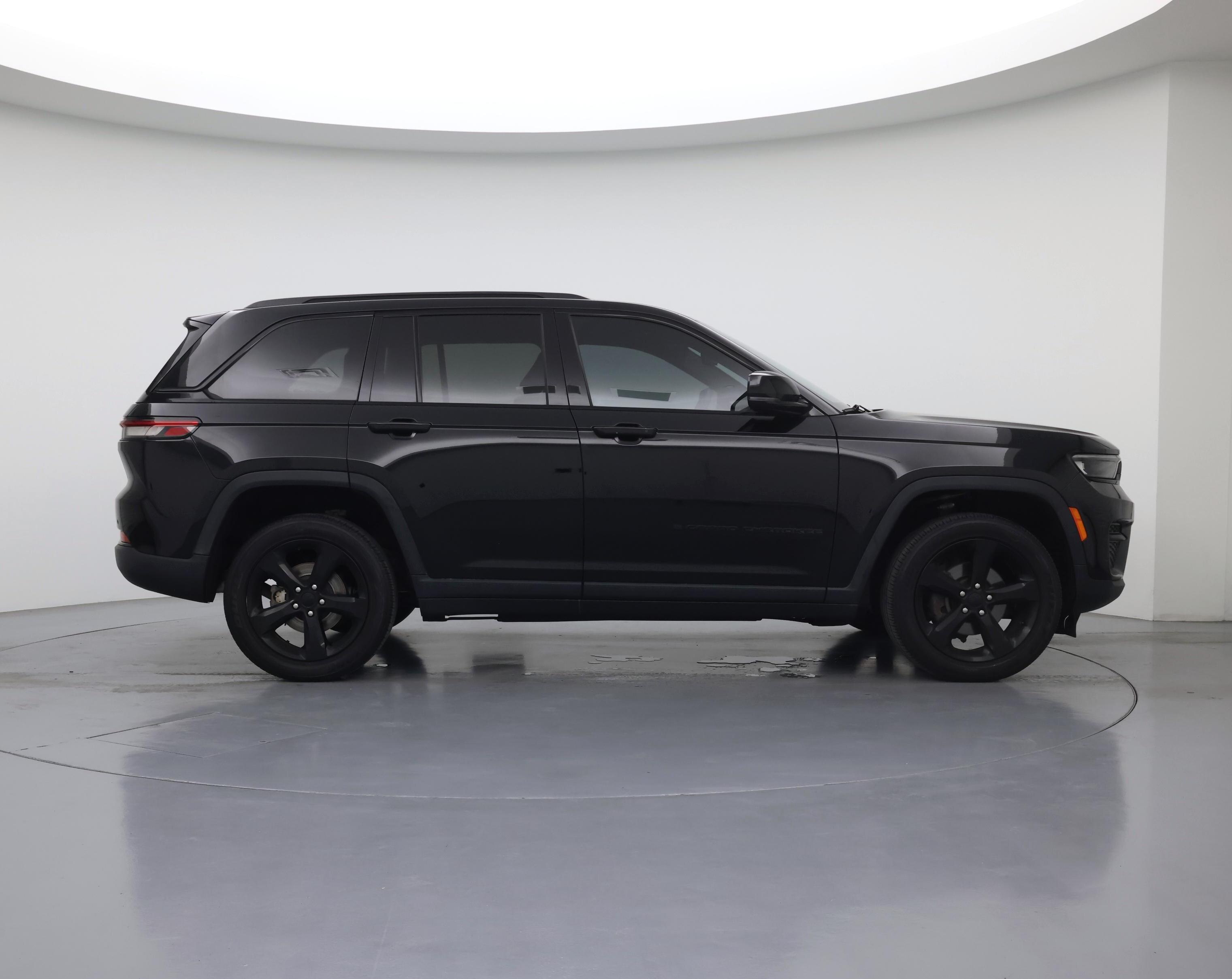 Thumbnail: 2023 Jeep Grand Cherokee - 7