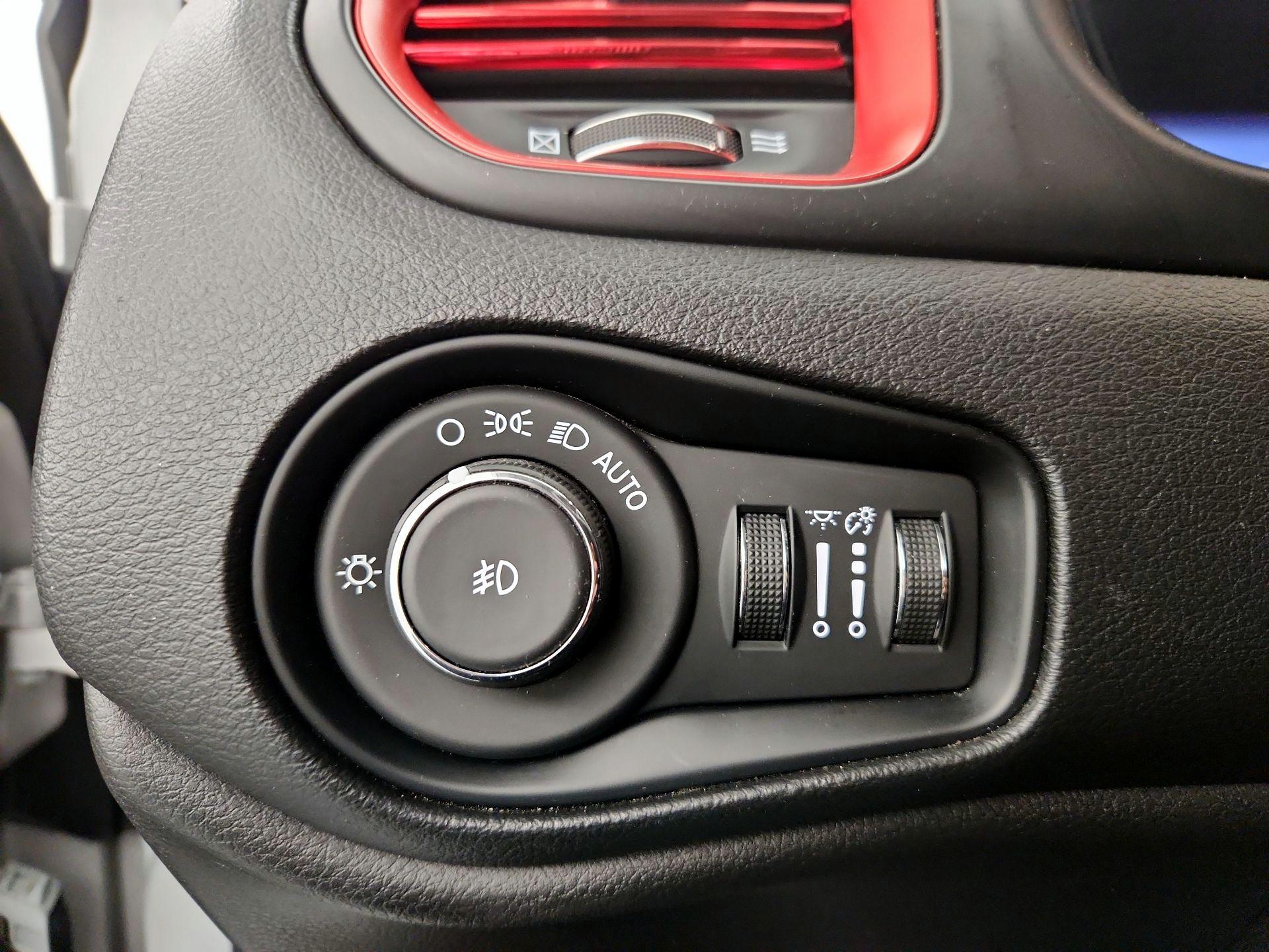 Thumbnail: 2021 Jeep Renegade - 13