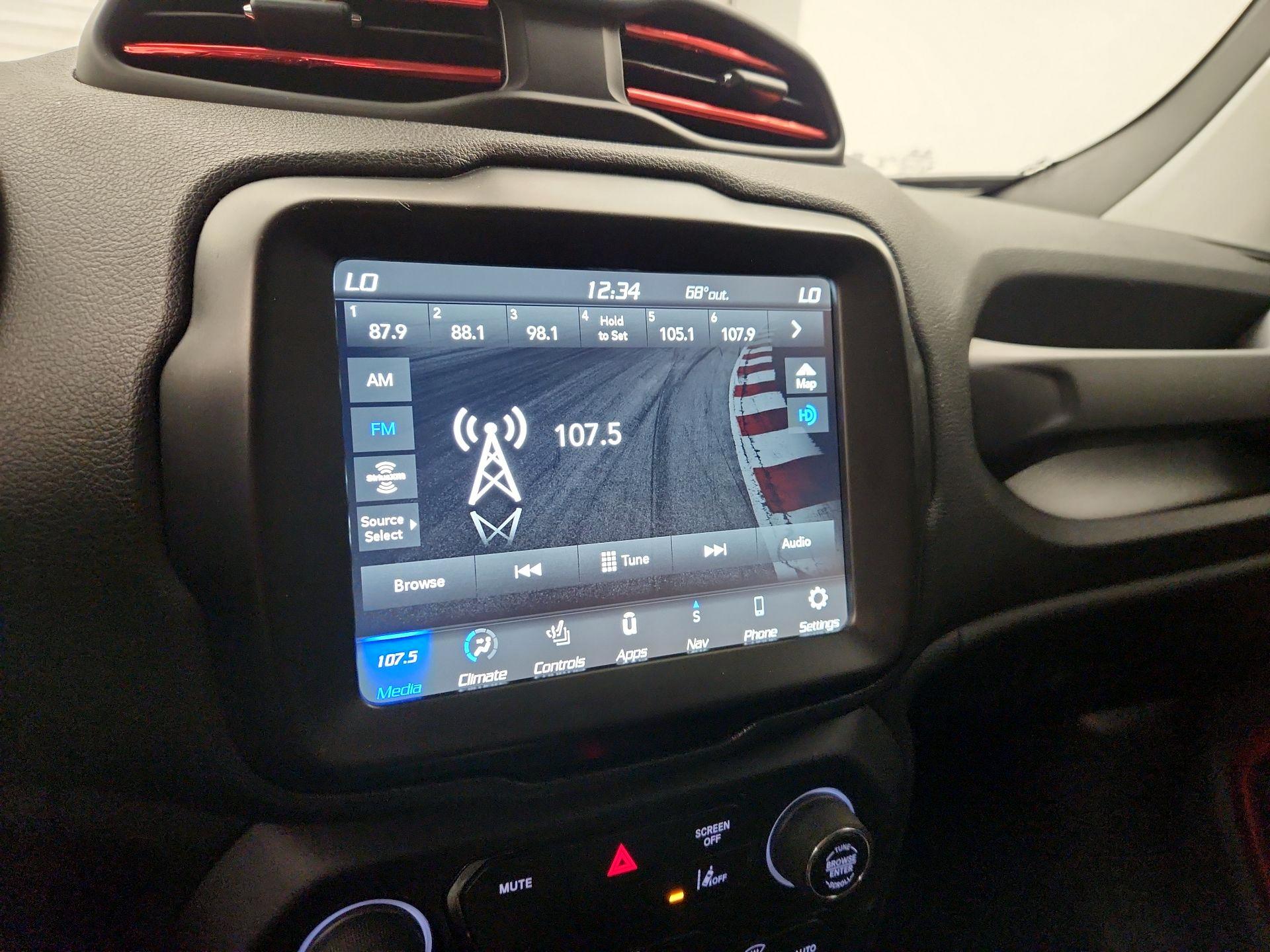 Thumbnail: 2021 Jeep Renegade - 15