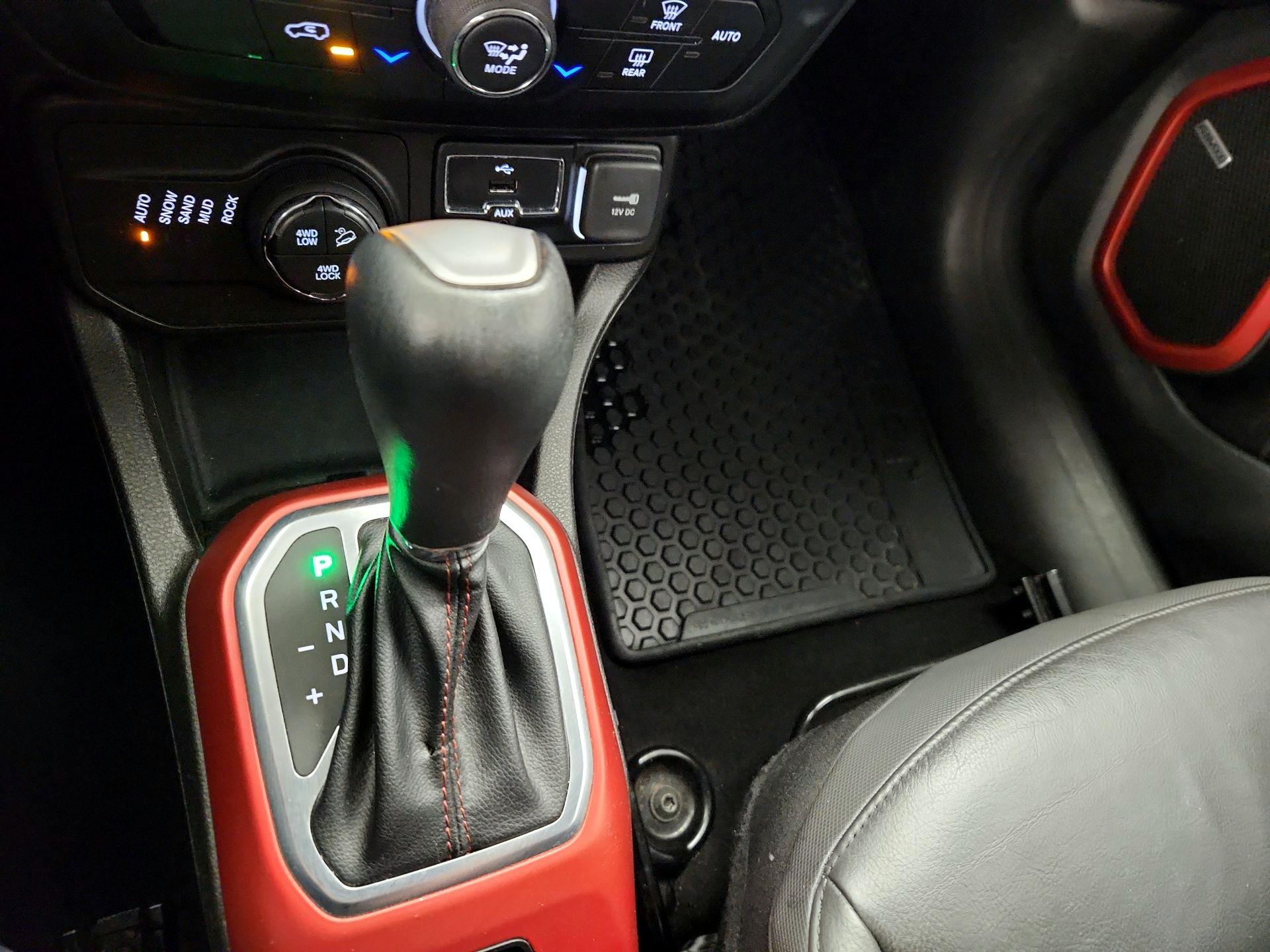 Thumbnail: 2021 Jeep Renegade - 17
