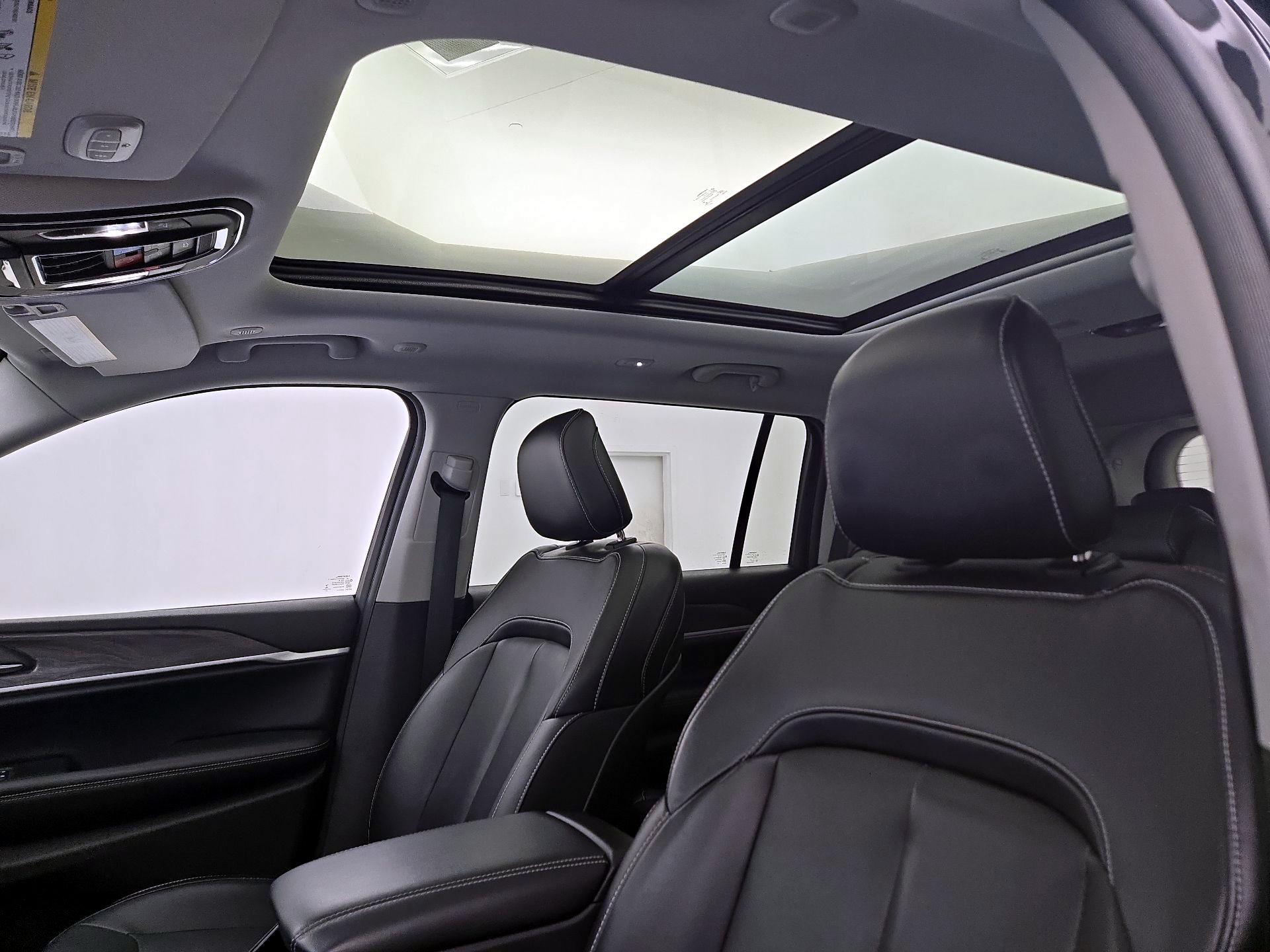 Thumbnail: 2023 Jeep Grand Cherokee L - 20