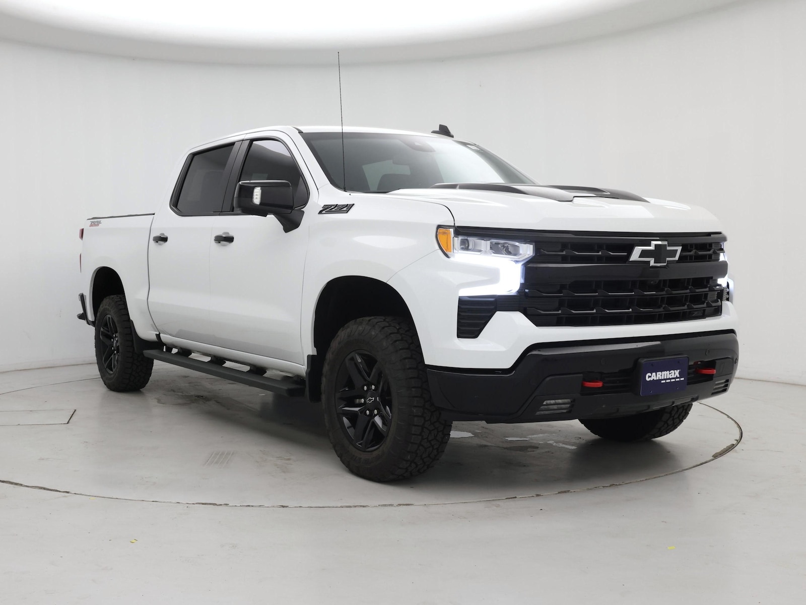 2024 Chevrolet Silverado 1500 LT Trail Boss - Photo 2