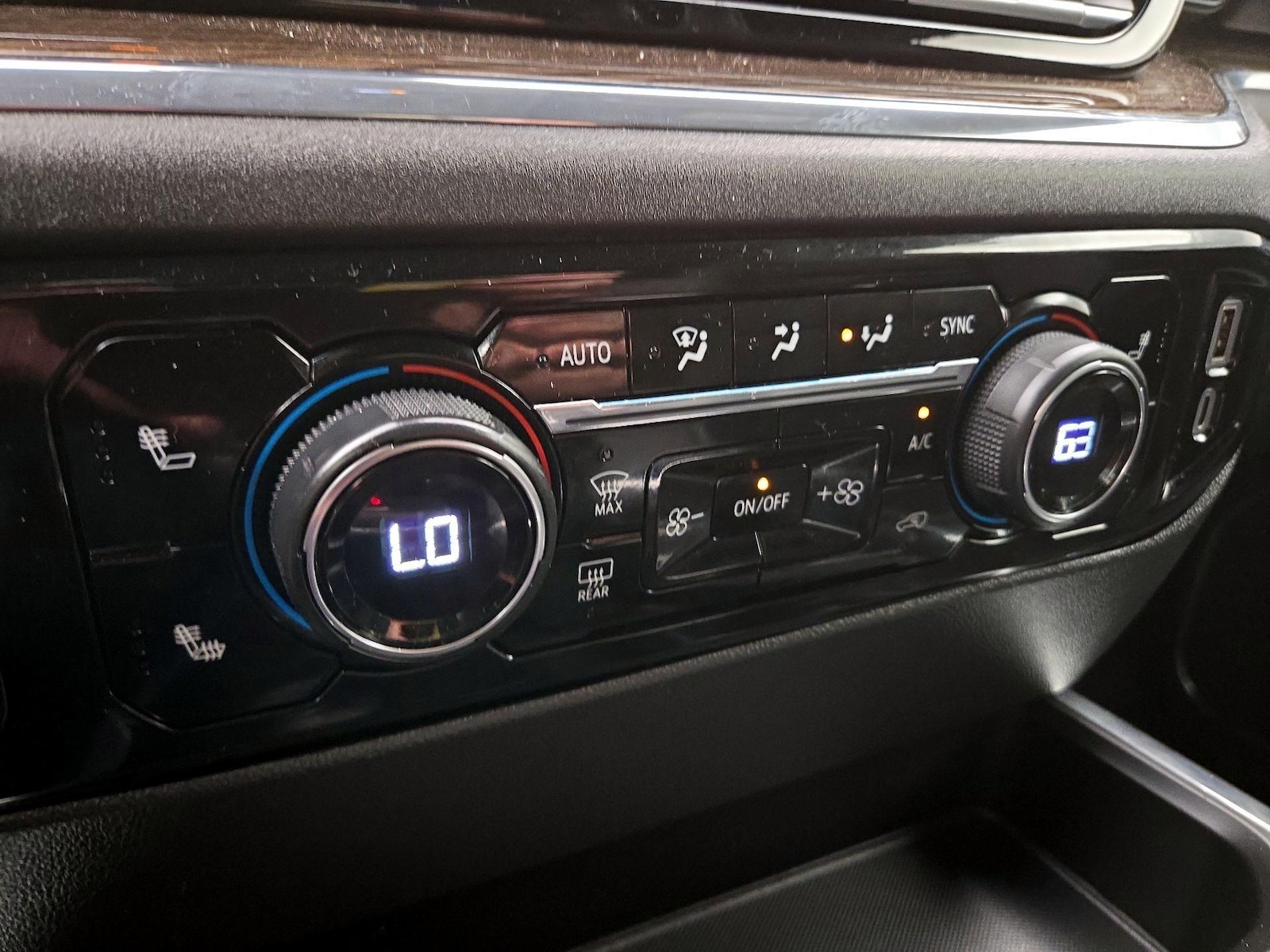 2024 Chevrolet Silverado 1500 LT Trail Boss - Photo 17