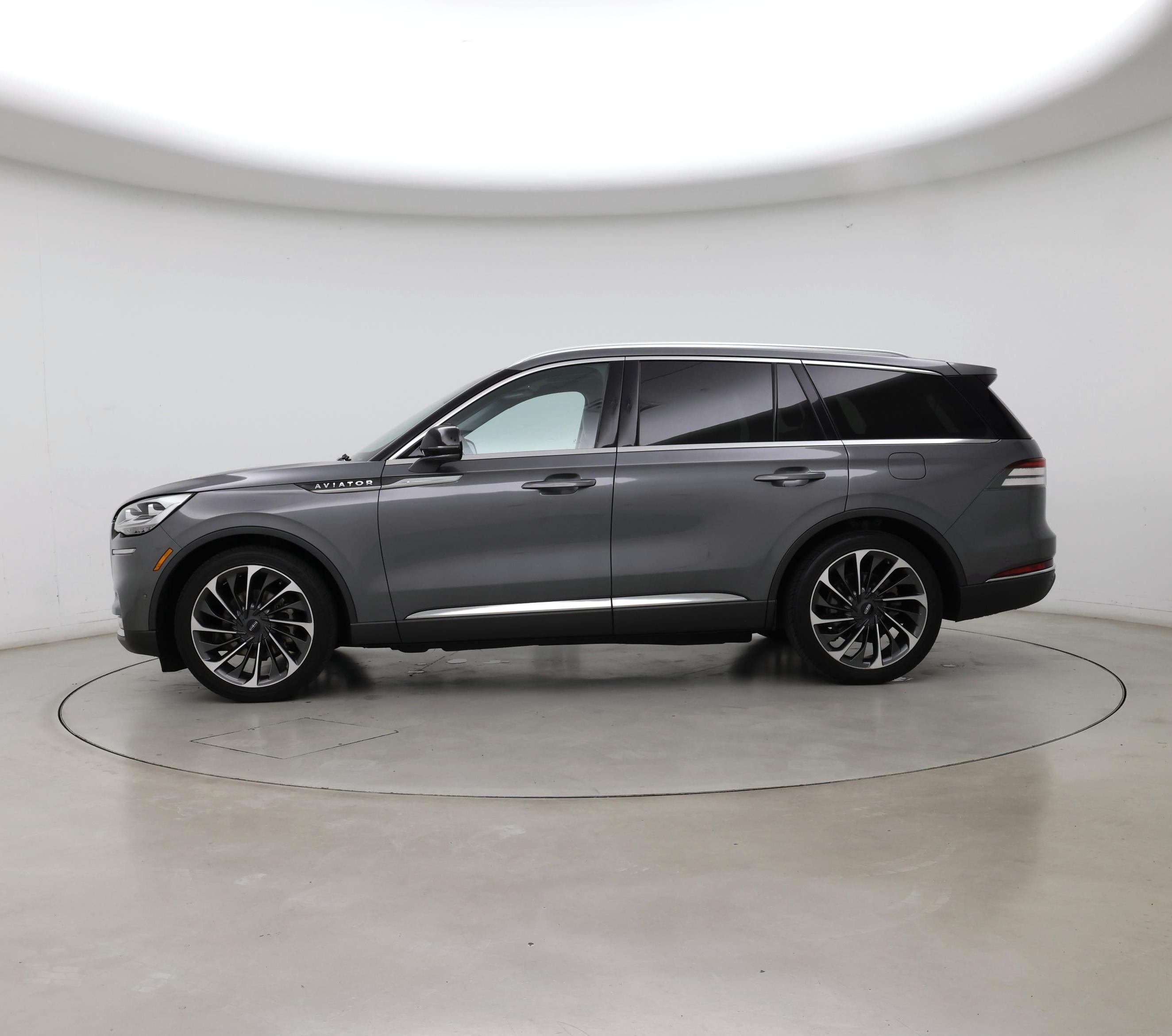 Thumbnail: 2021 Lincoln Aviator - 3