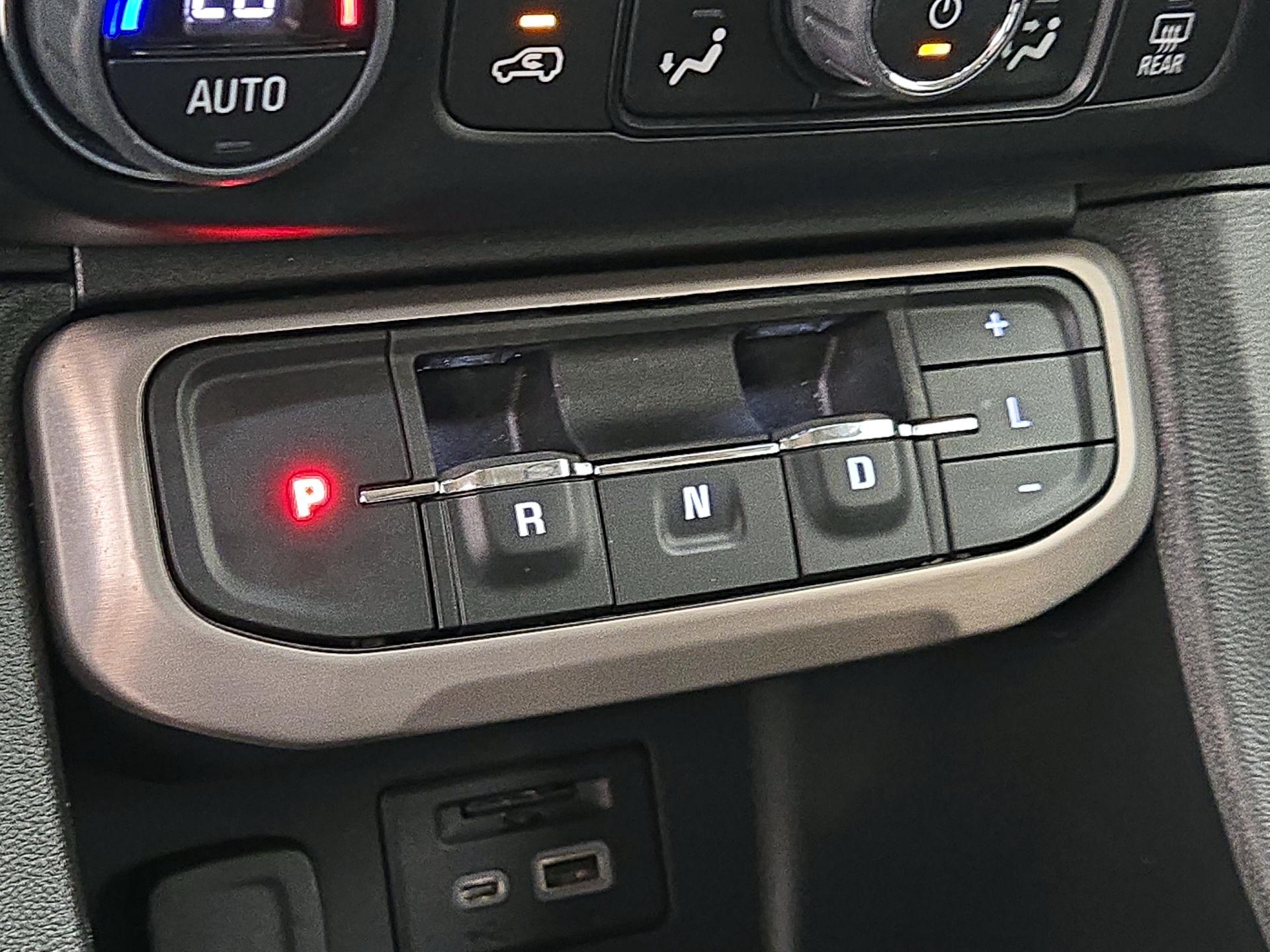 Thumbnail: 2022 GMC Acadia - 16