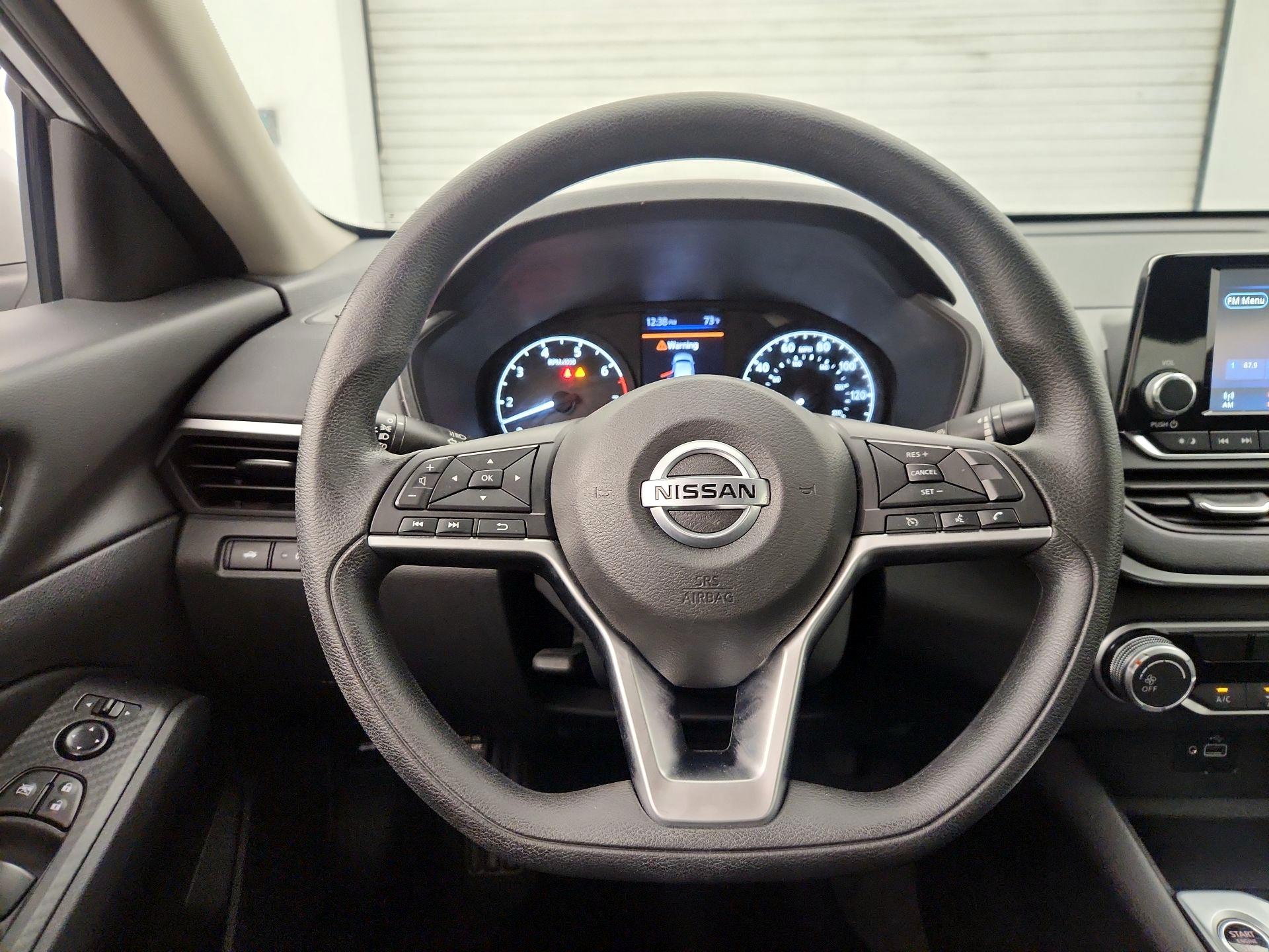 Thumbnail: 2022 Nissan Altima - 10