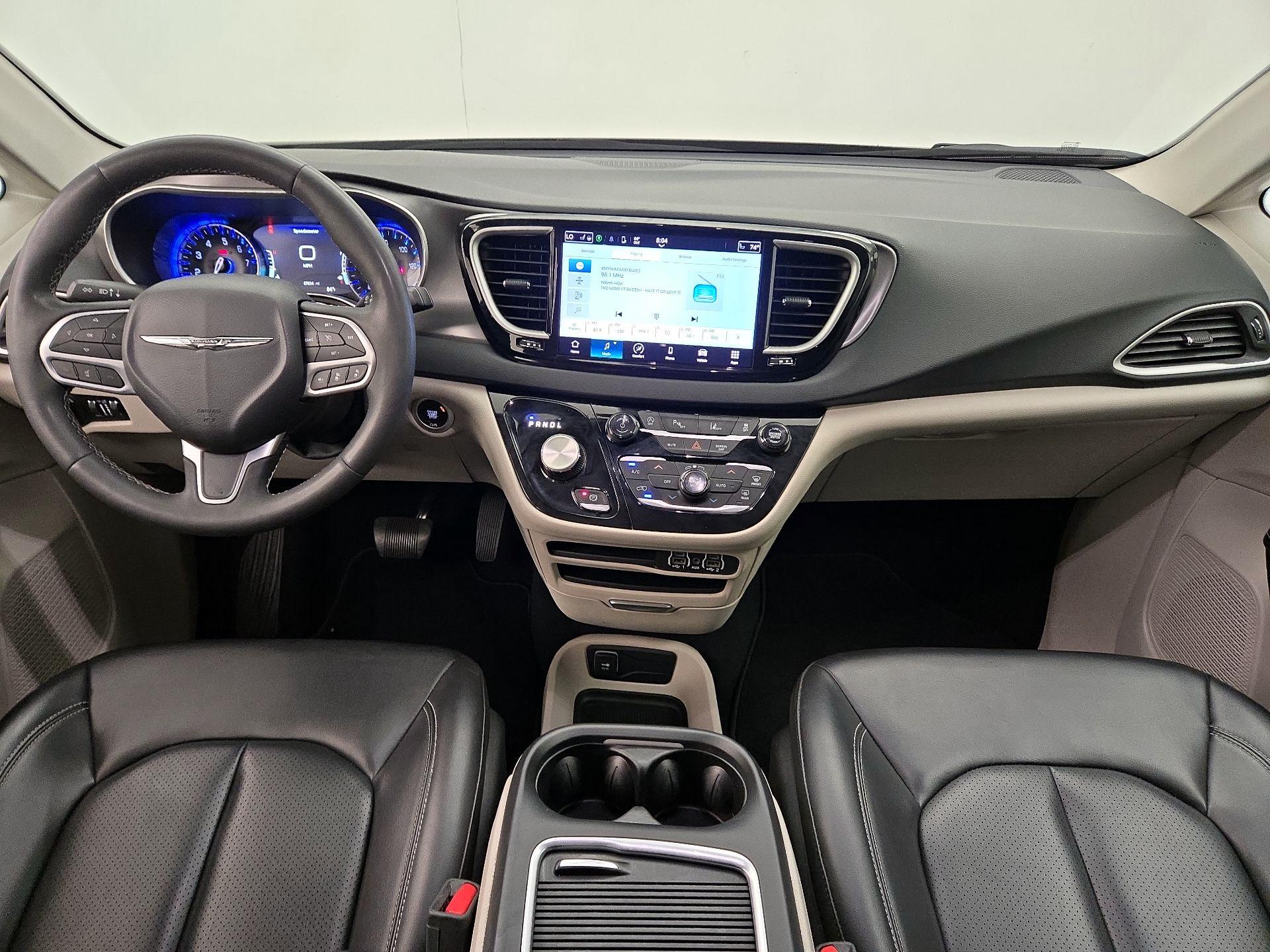 Thumbnail: 2023 Chrysler Pacifica - 9