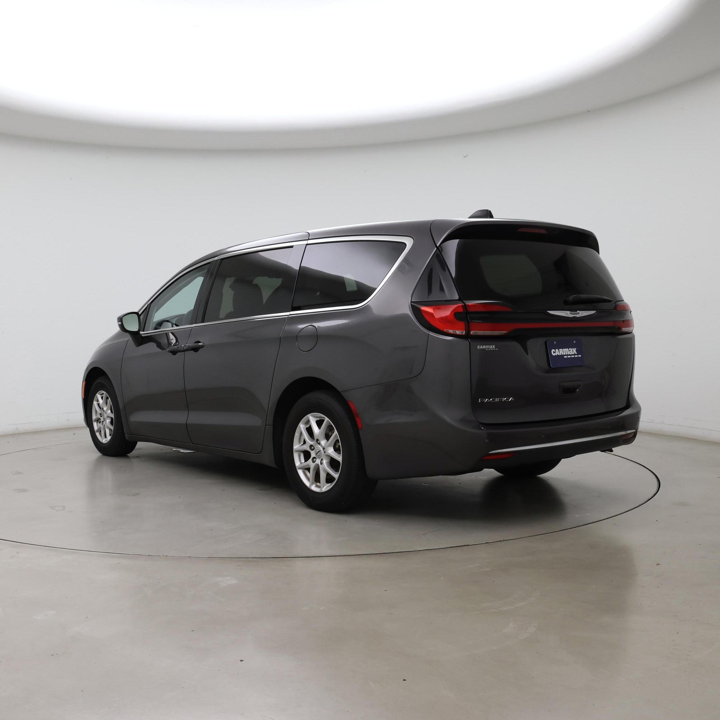 Thumbnail: 2023 Chrysler Pacifica - 2