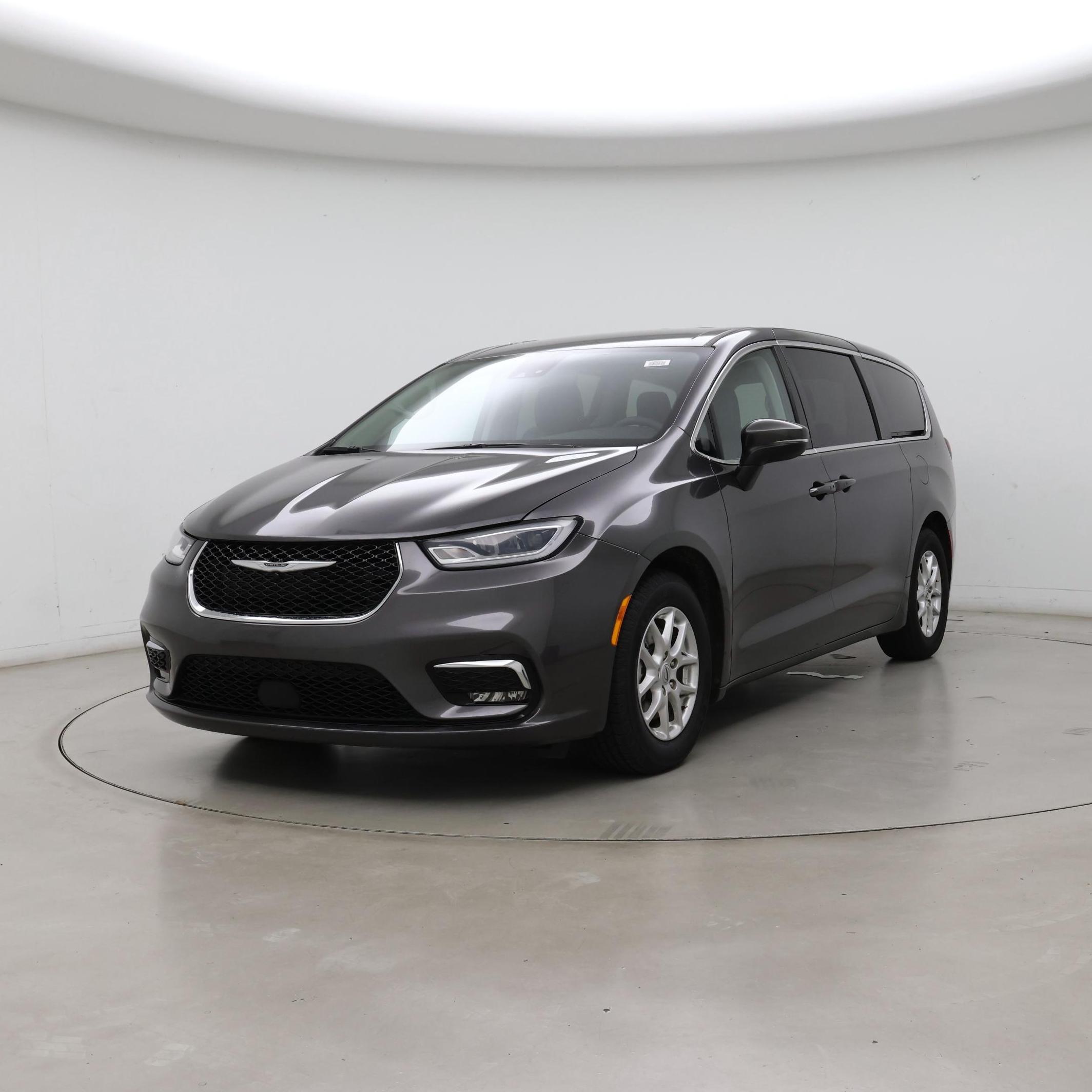 Thumbnail: 2023 Chrysler Pacifica - 4