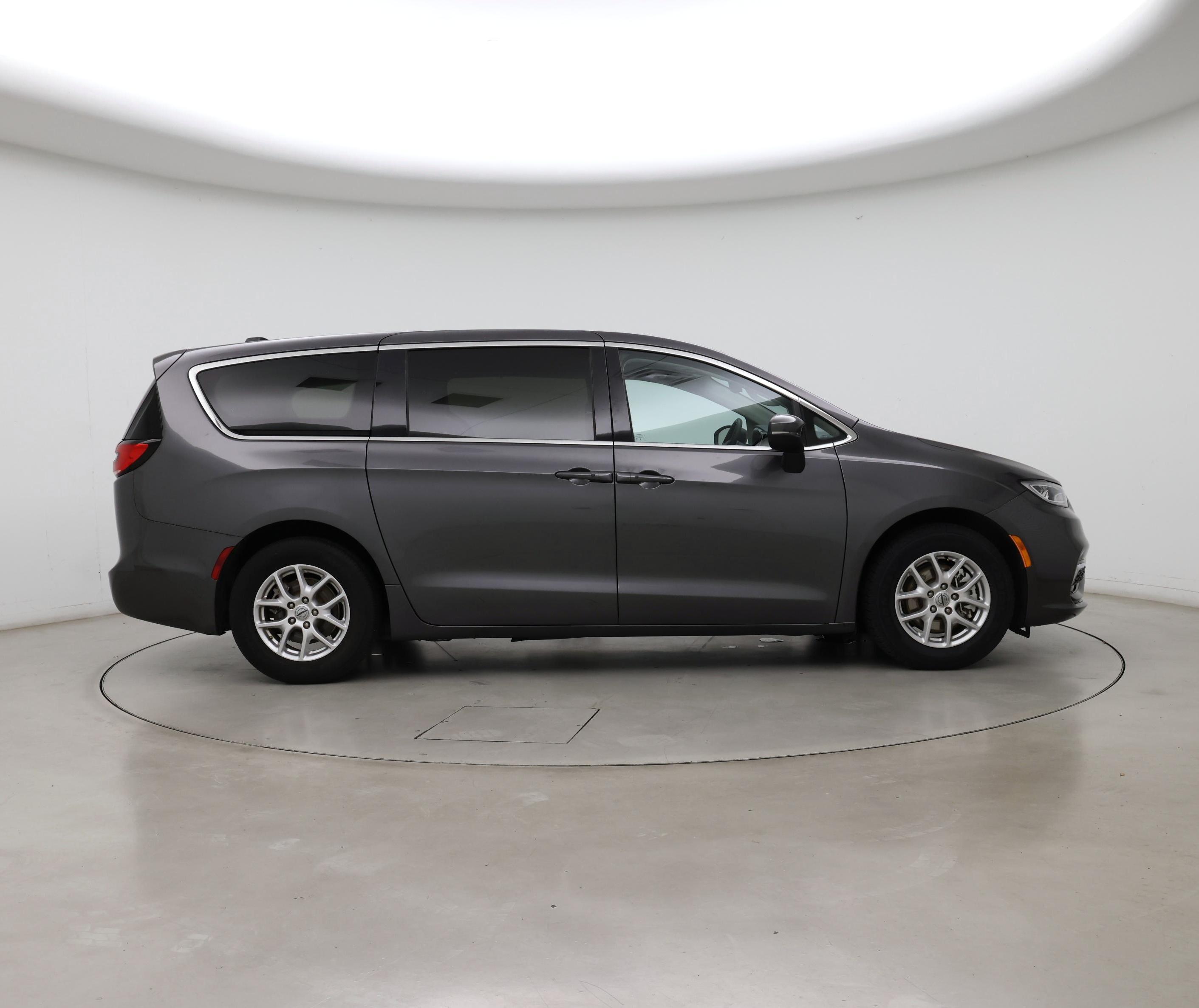 Thumbnail: 2023 Chrysler Pacifica - 7
