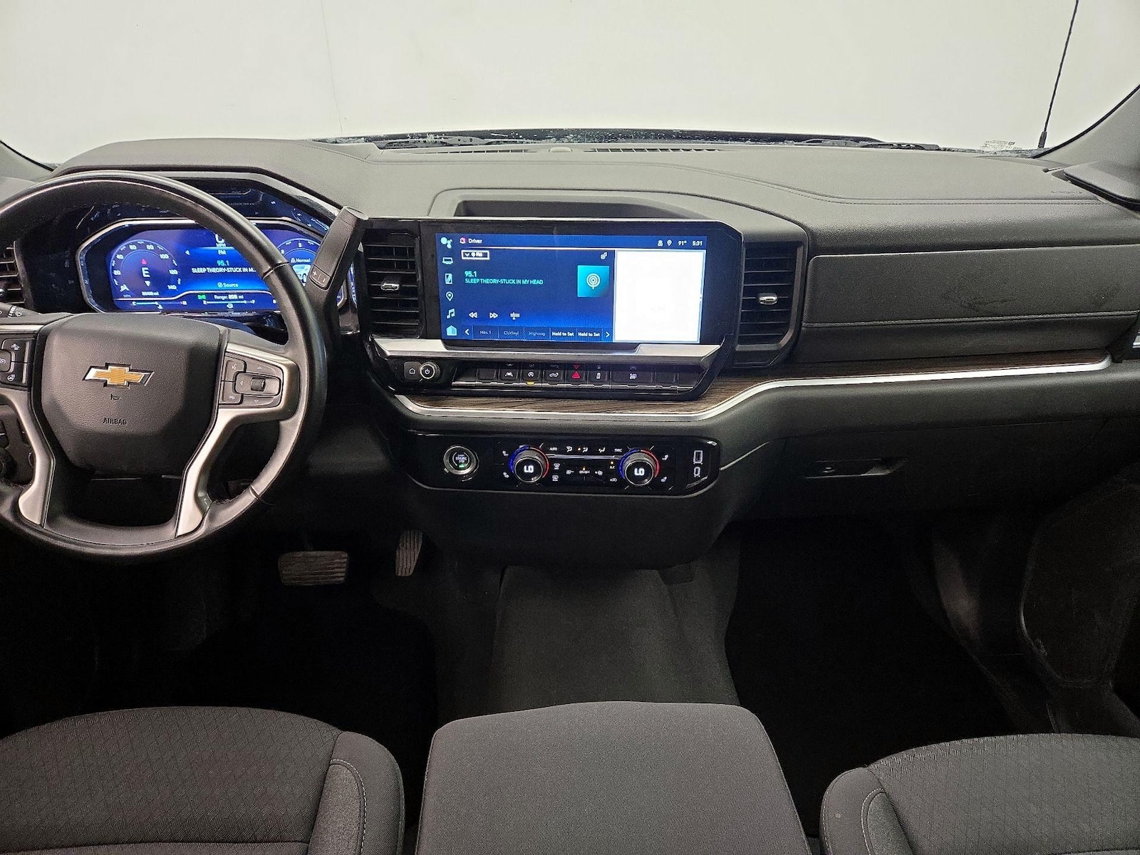 2023 Chevrolet Silverado 1500 LT - Photo 10