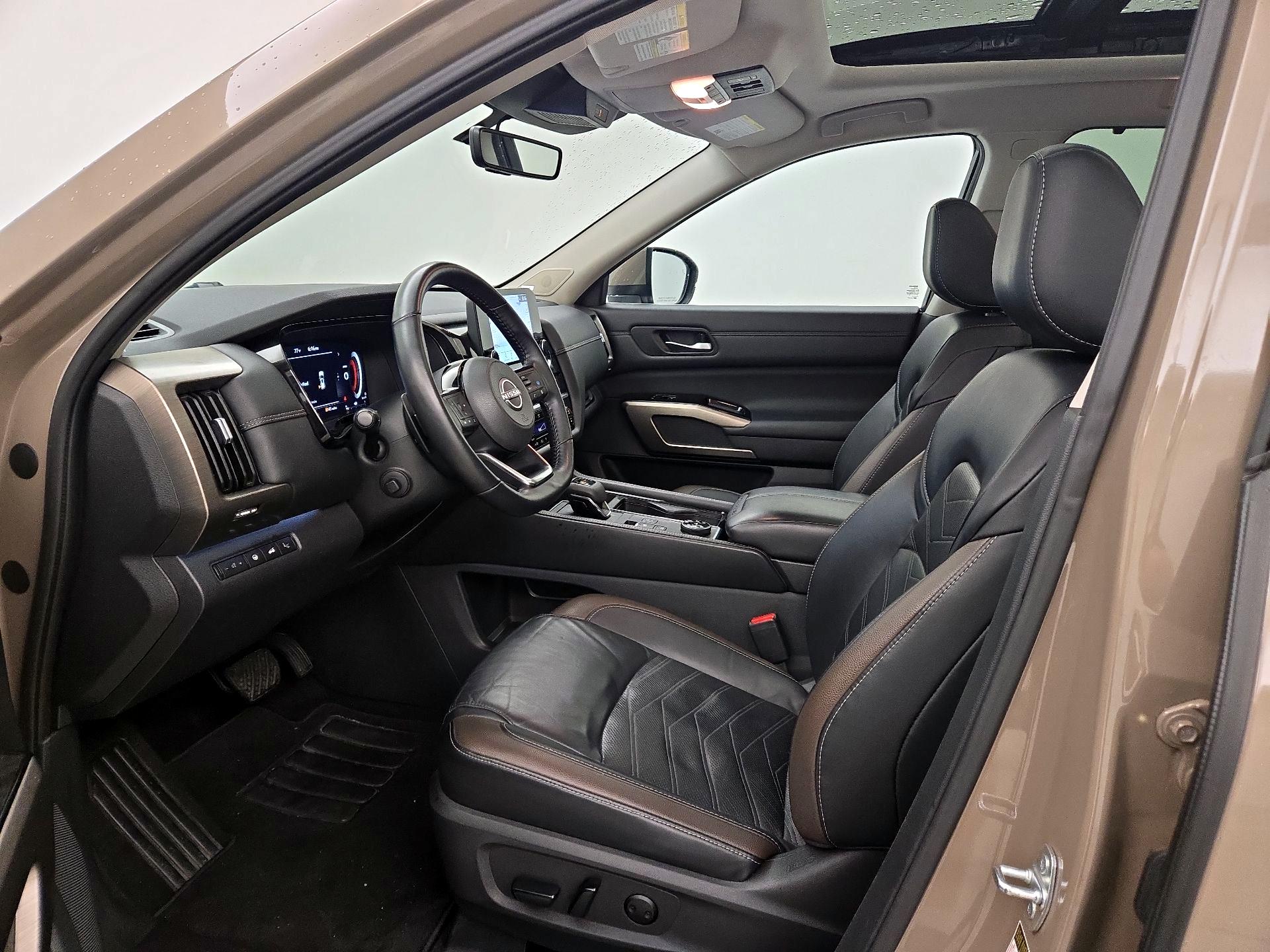 Thumbnail: 2023 Nissan Pathfinder - 11