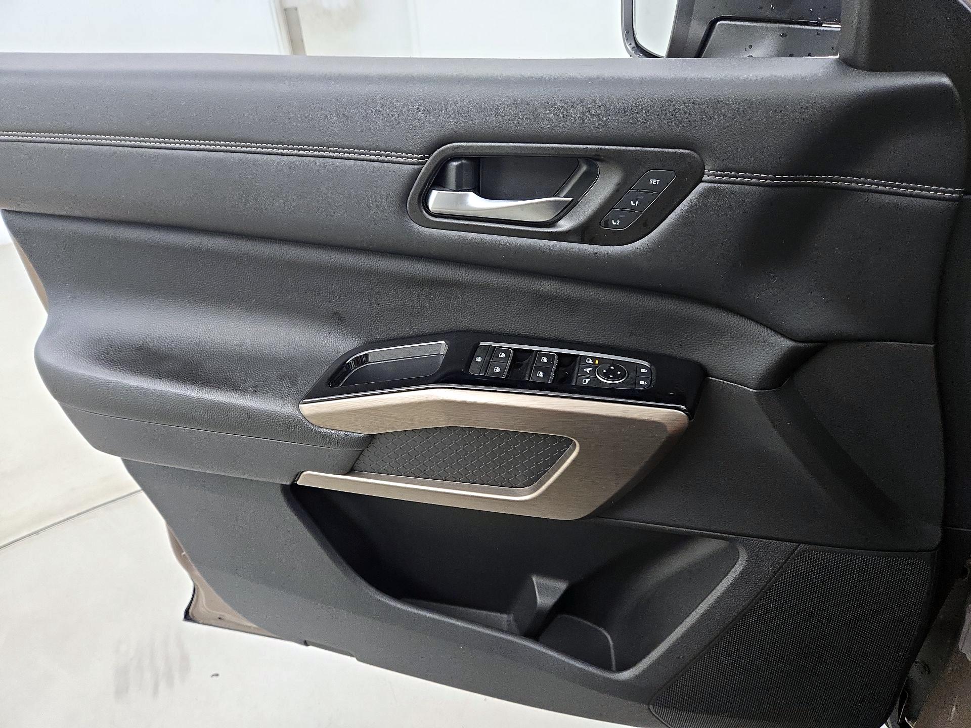 Thumbnail: 2023 Nissan Pathfinder - 12
