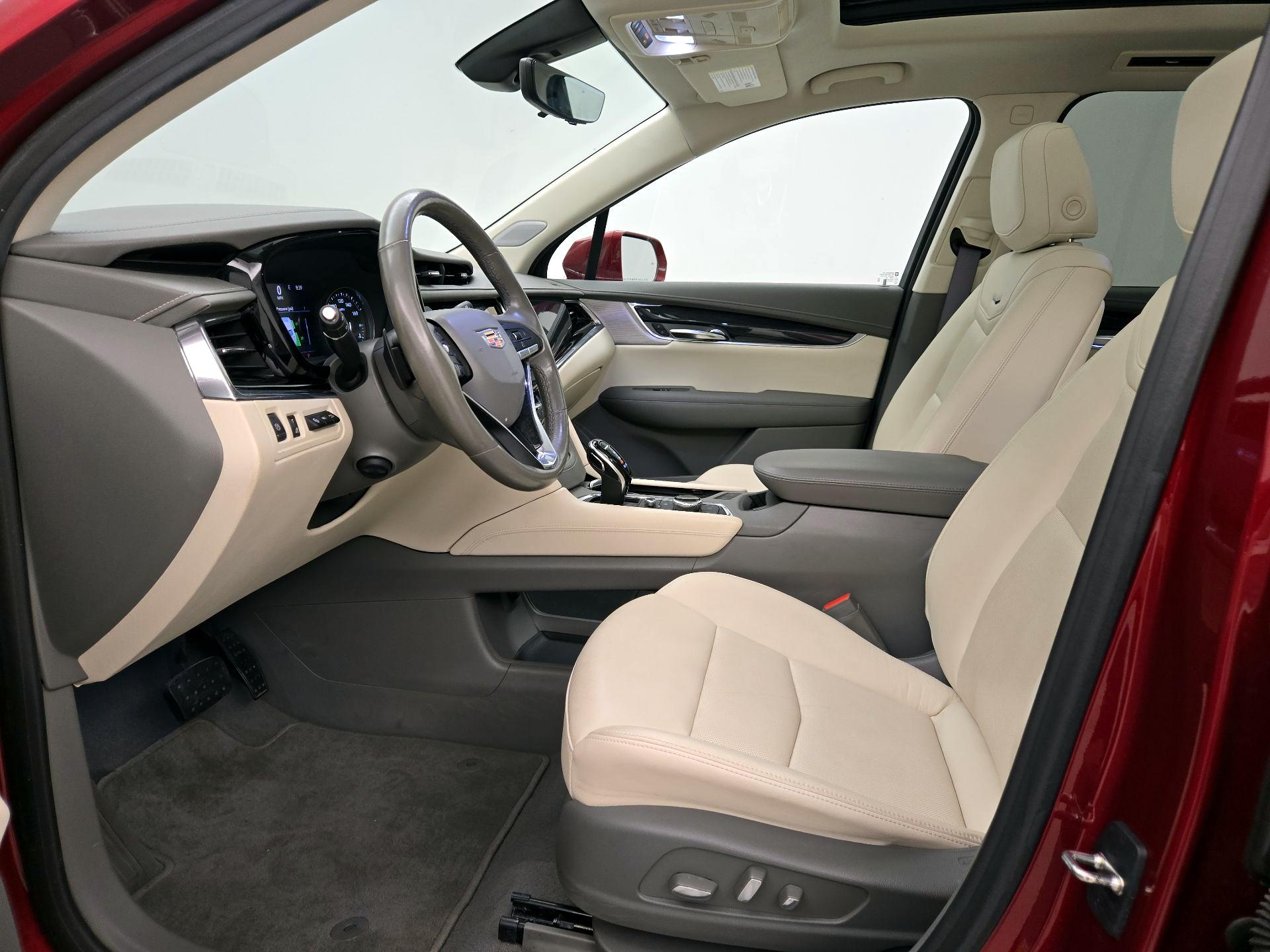 Thumbnail: 2020 Cadillac XT6 - 11