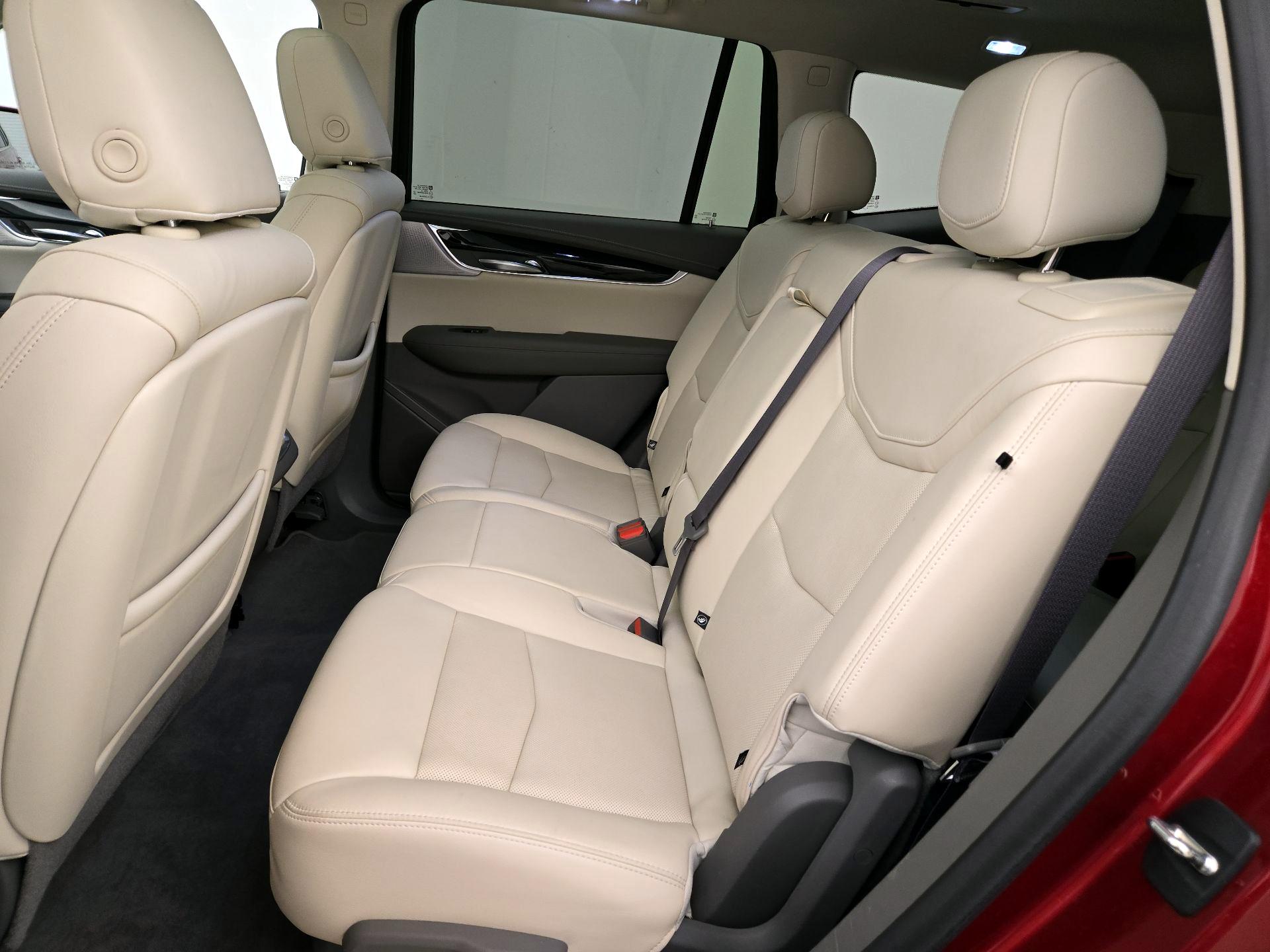 Thumbnail: 2020 Cadillac XT6 - 19