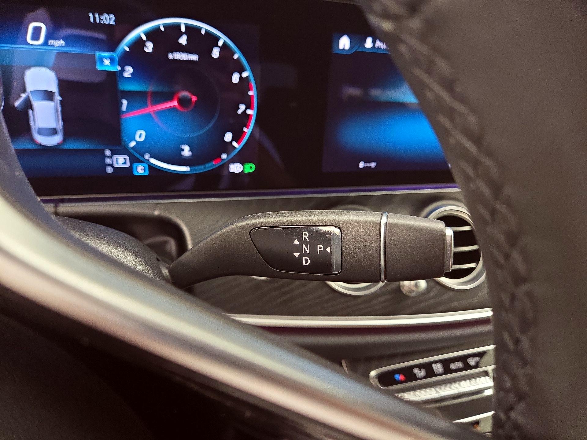 Thumbnail: 2022 Mercedes-Benz E-Class - 17