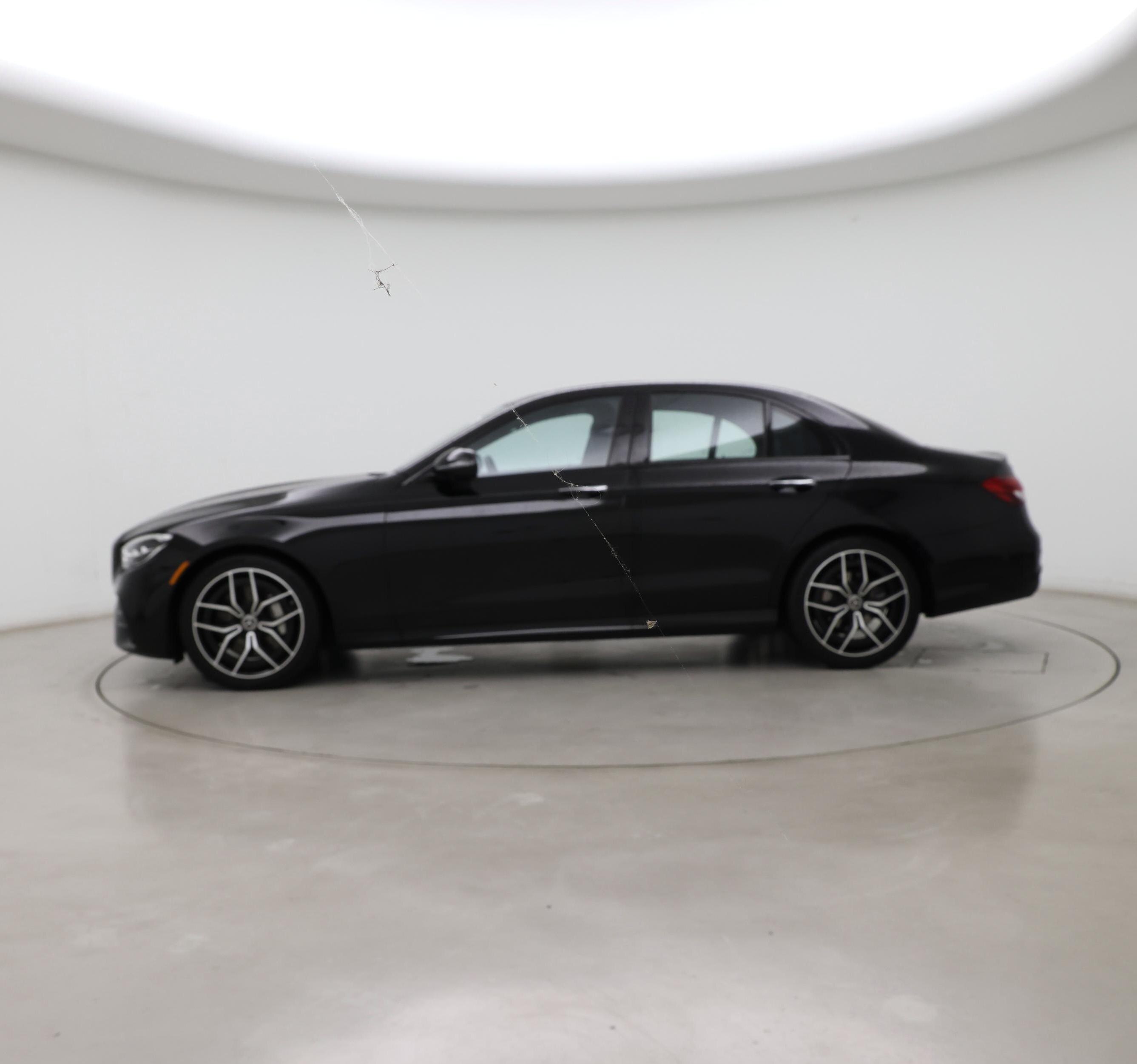 Thumbnail: 2022 Mercedes-Benz E-Class - 3