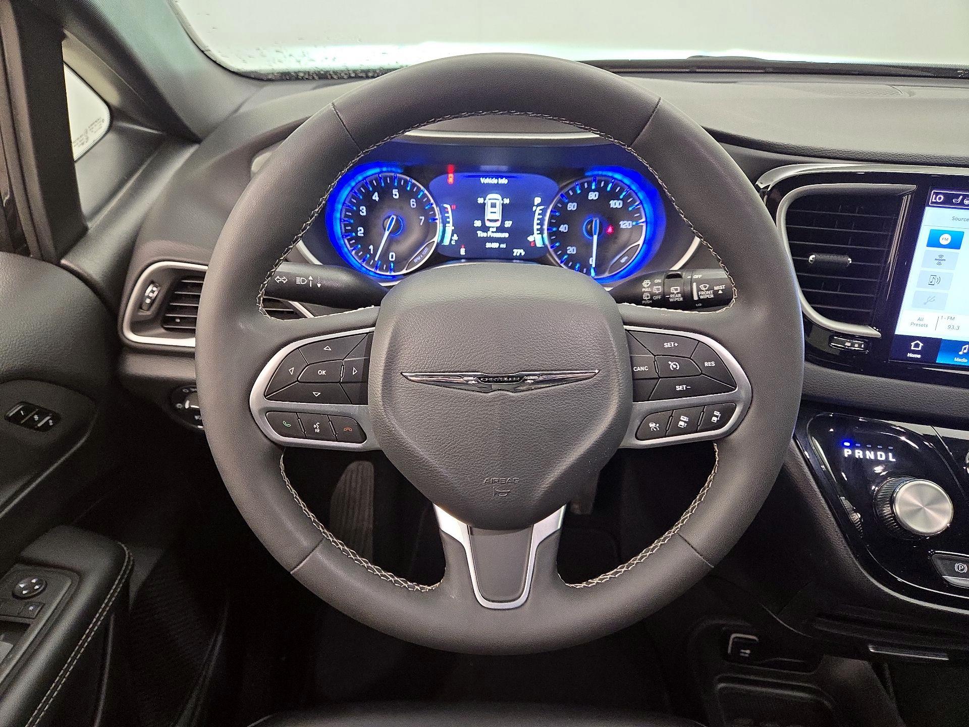 Thumbnail: 2025 Chrysler Pacifica - 10
