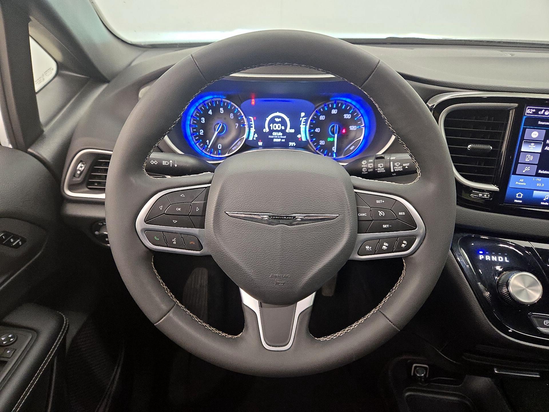 Thumbnail: 2025 Chrysler Pacifica - 10