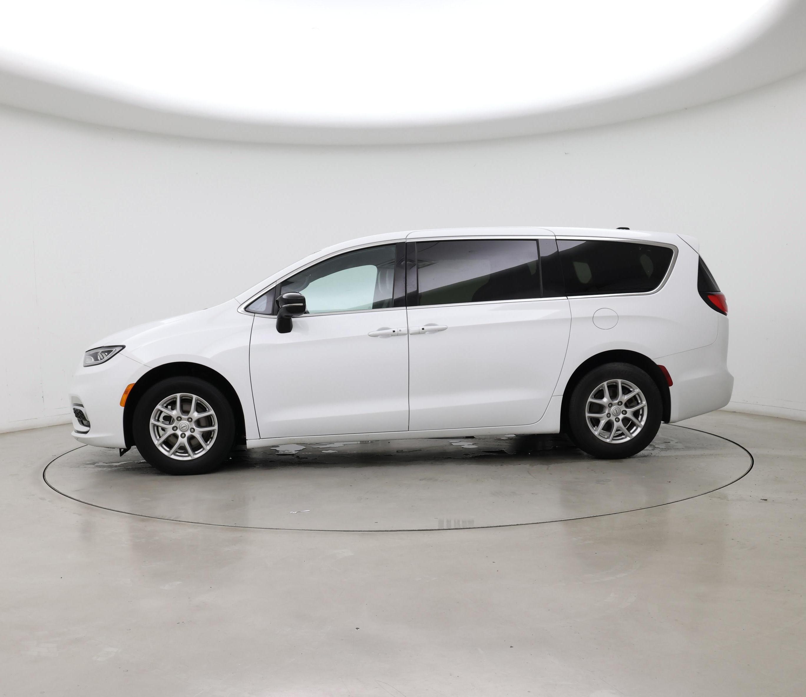 Thumbnail: 2025 Chrysler Pacifica - 3