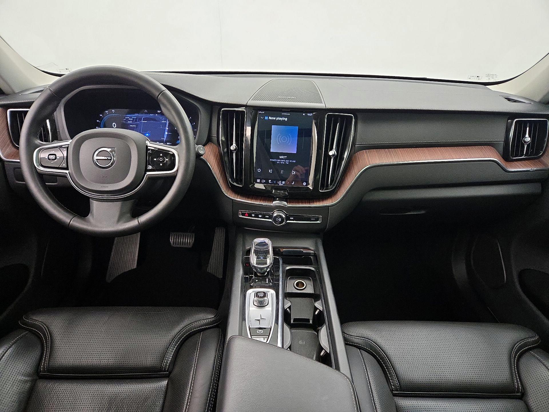 Thumbnail: 2023 Volvo XC60 - 9