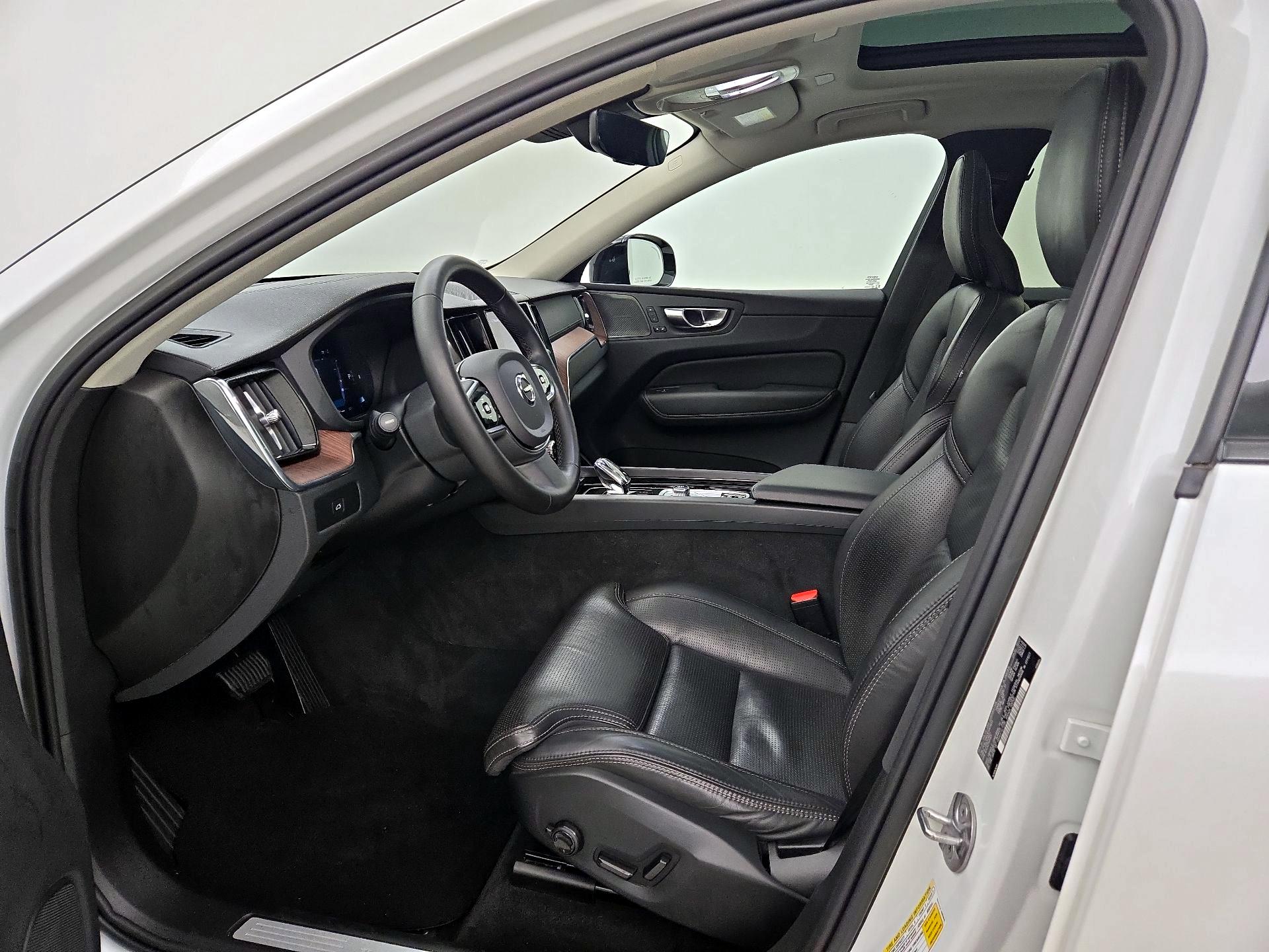 Thumbnail: 2023 Volvo XC60 - 11