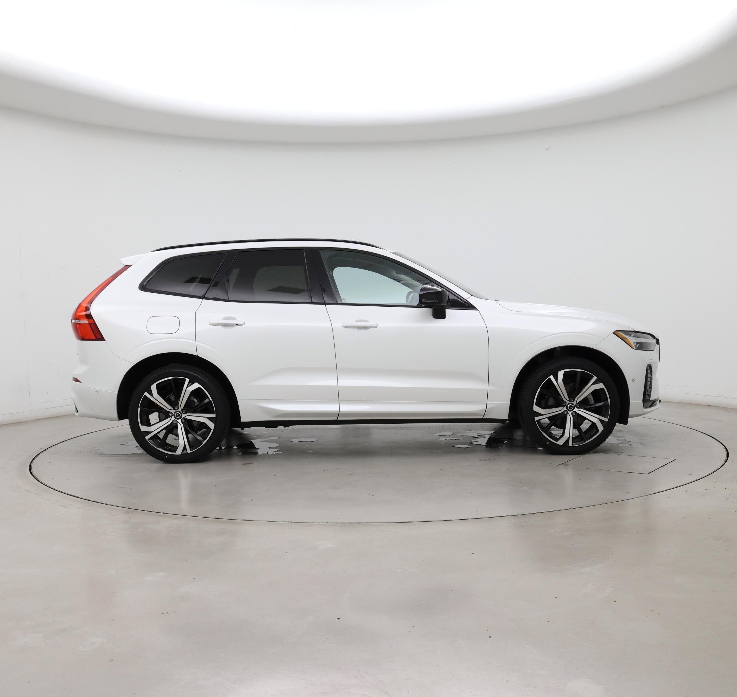 Thumbnail: 2023 Volvo XC60 - 7