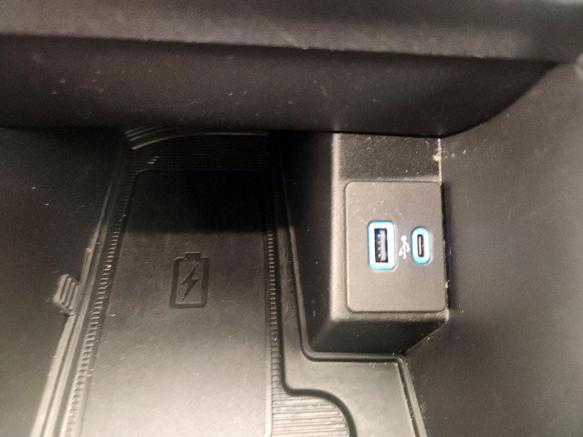 Thumbnail: 2023 Ford Edge - 19