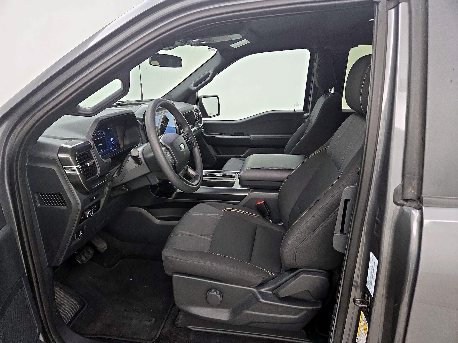 2025 Ford F-150 STX - Photo 12