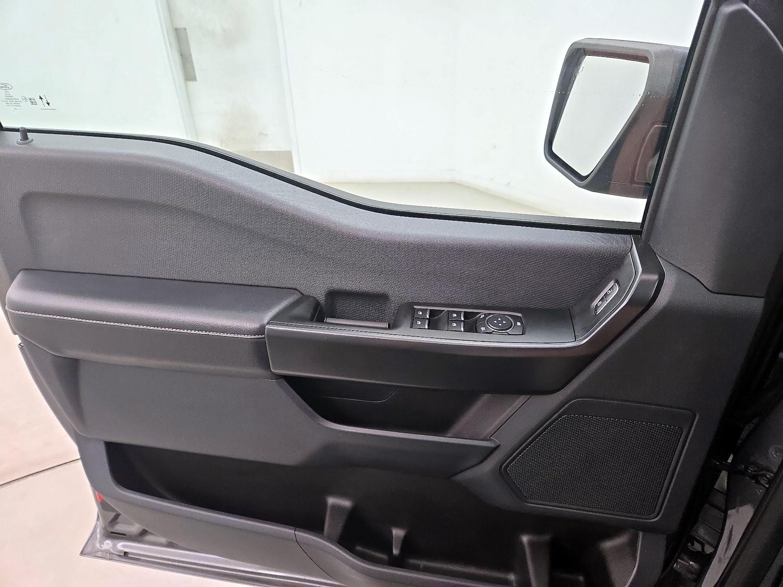 2025 Ford F-150 STX - Photo 13