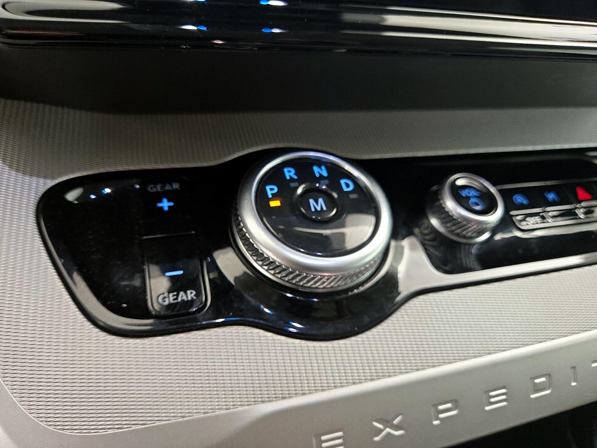 Thumbnail: 2025 Ford Expedition - 17