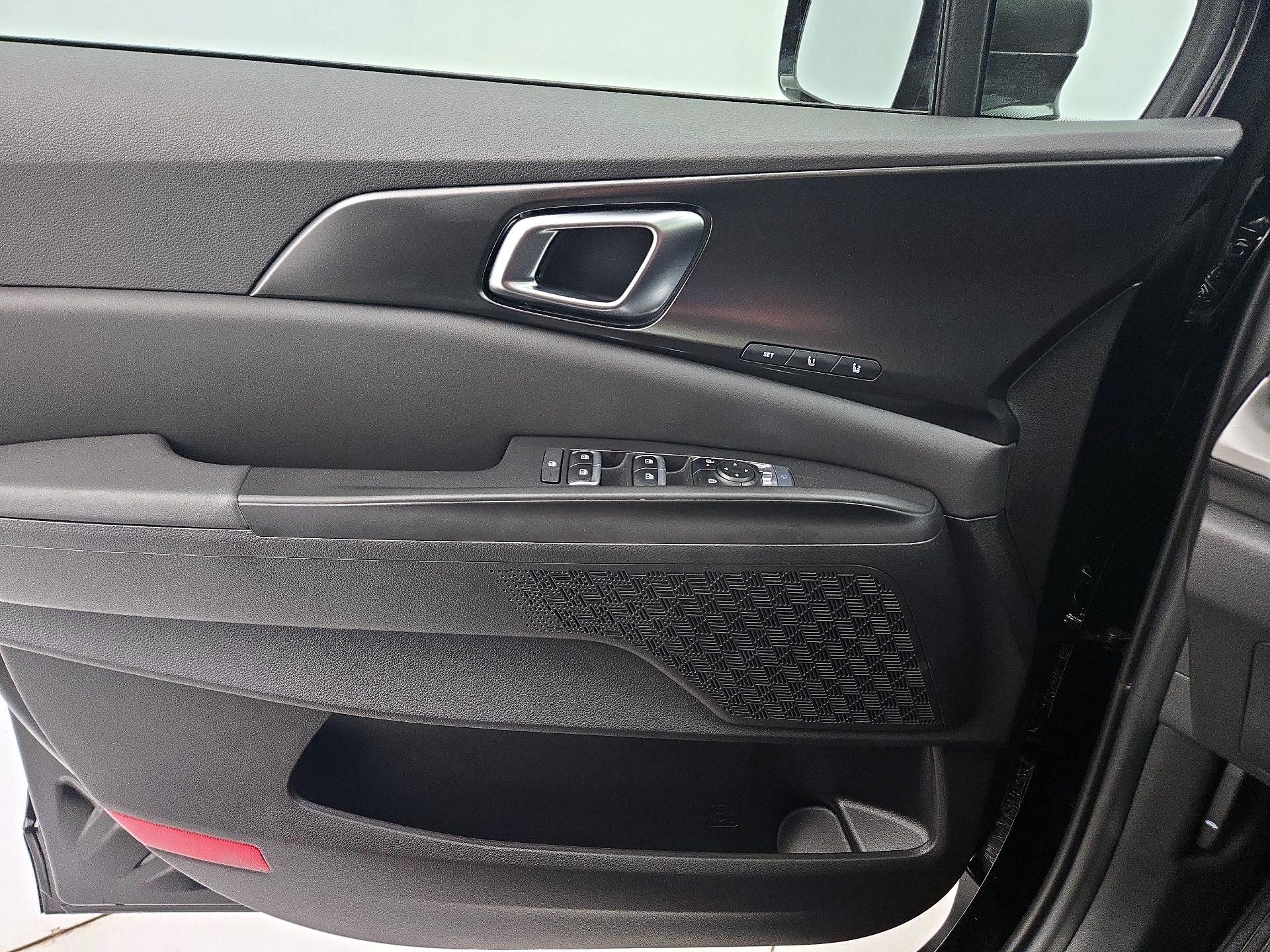 Thumbnail: 2026 Kia Carnival - 12