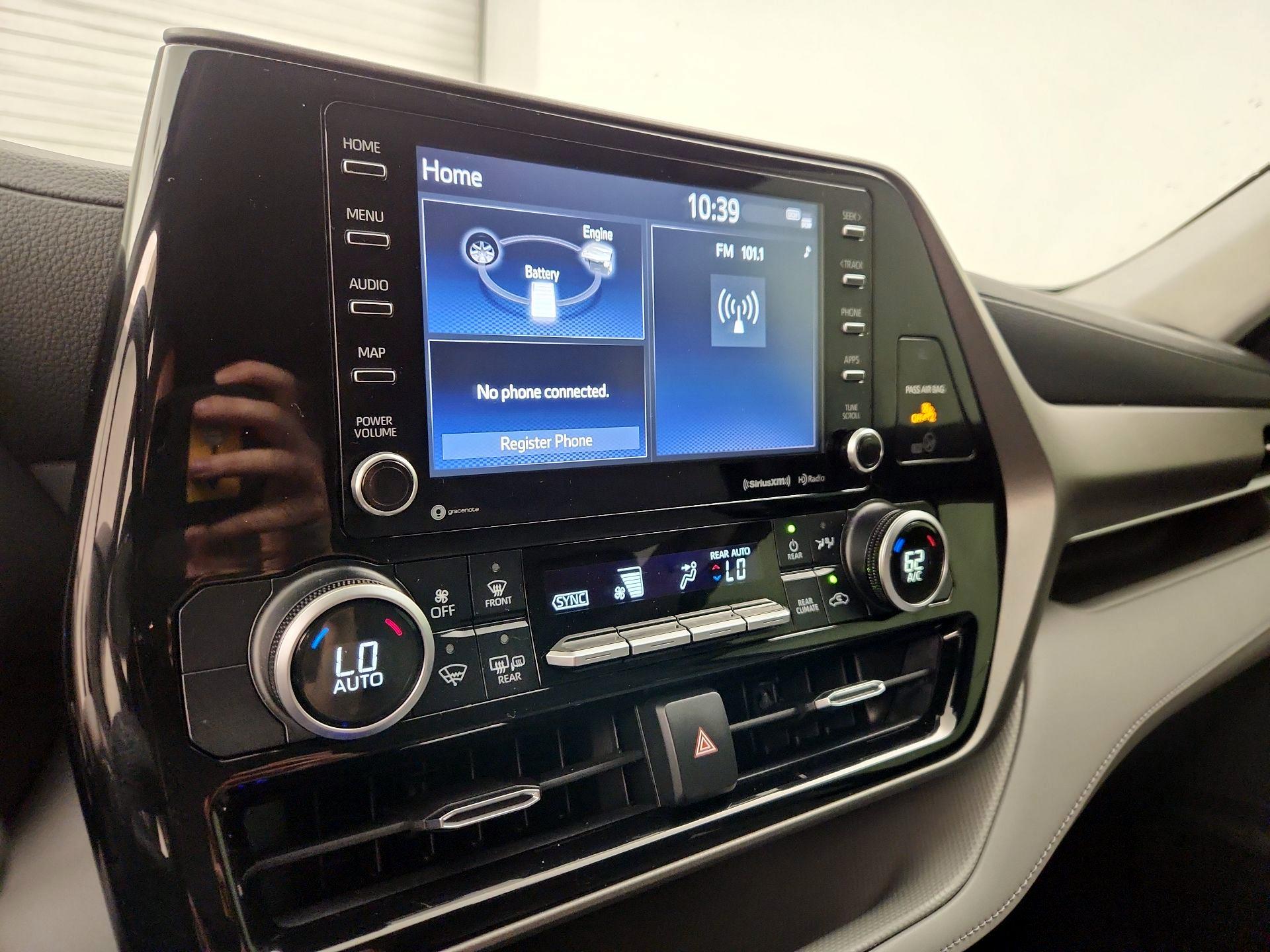 Thumbnail: 2021 Toyota Highlander - 15