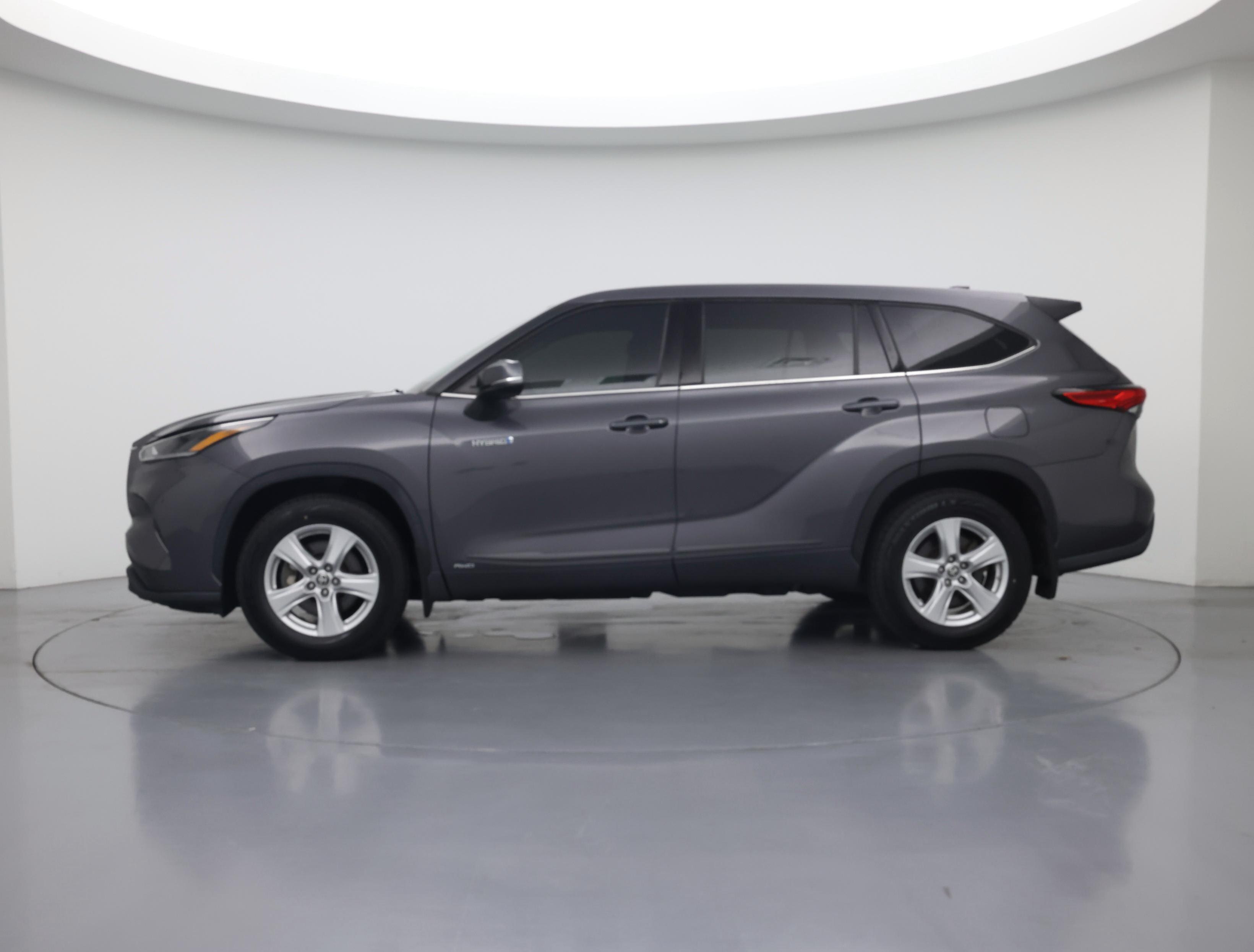 Thumbnail: 2021 Toyota Highlander - 3