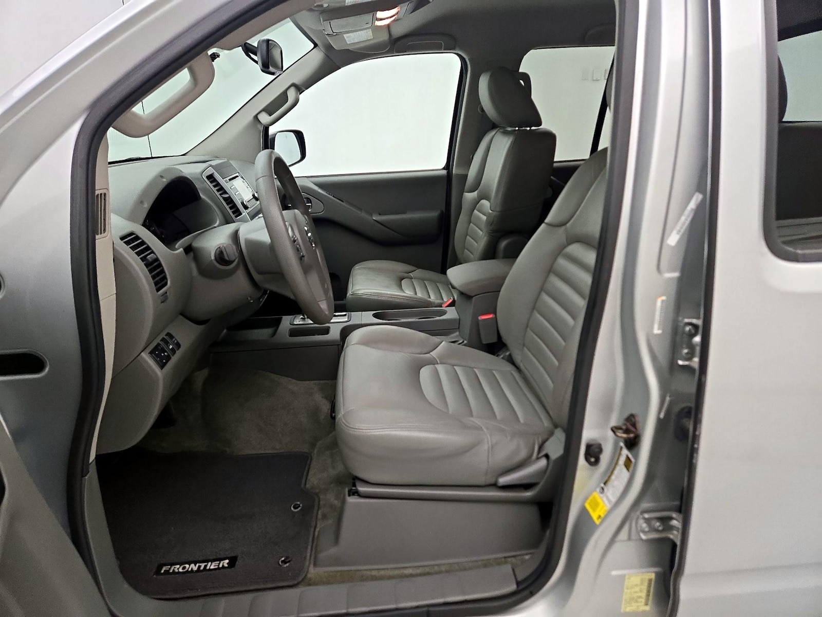 2014 Nissan Frontier SV - Photo 12
