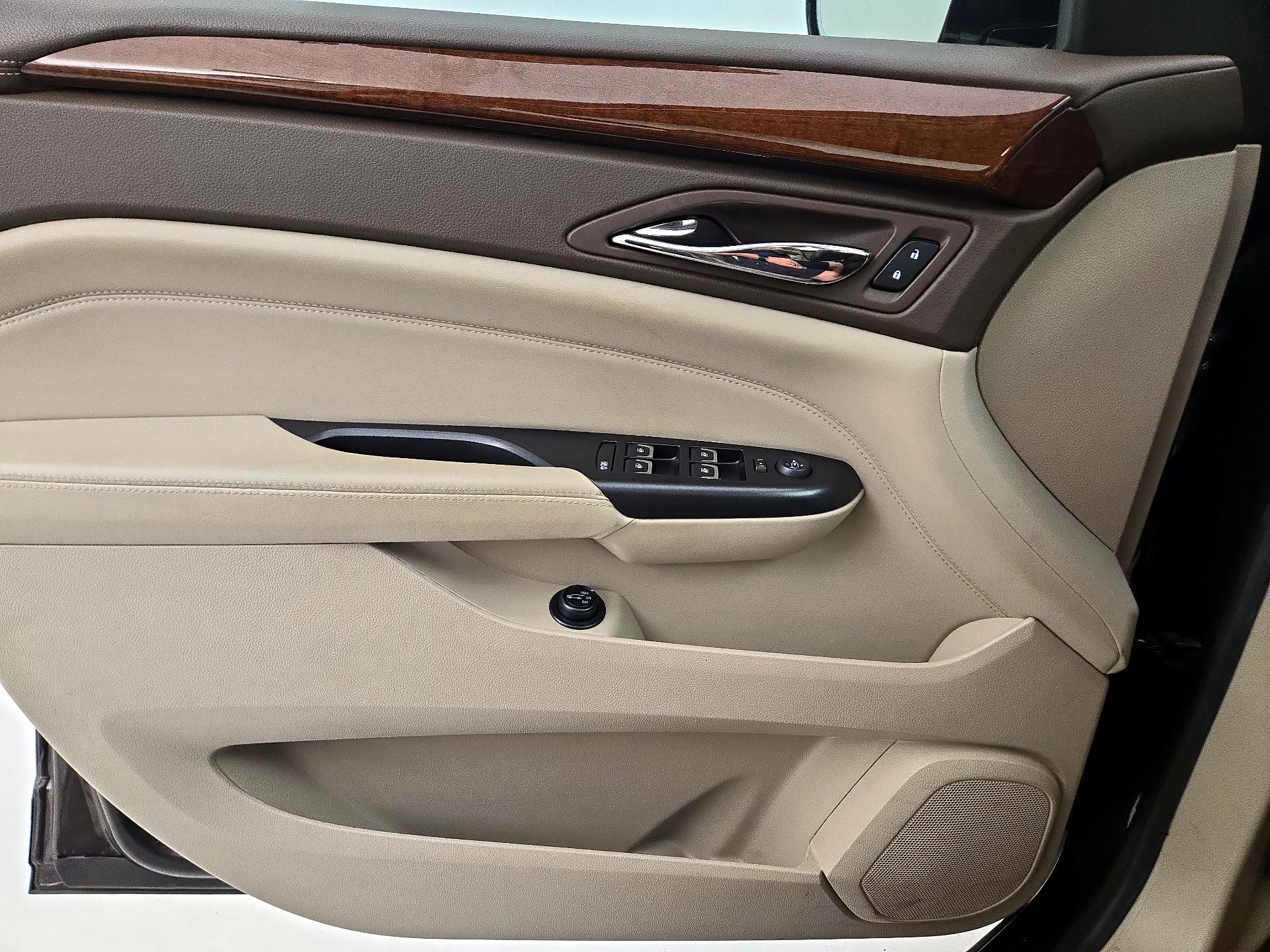 Thumbnail: 2016 Cadillac SRX - 12