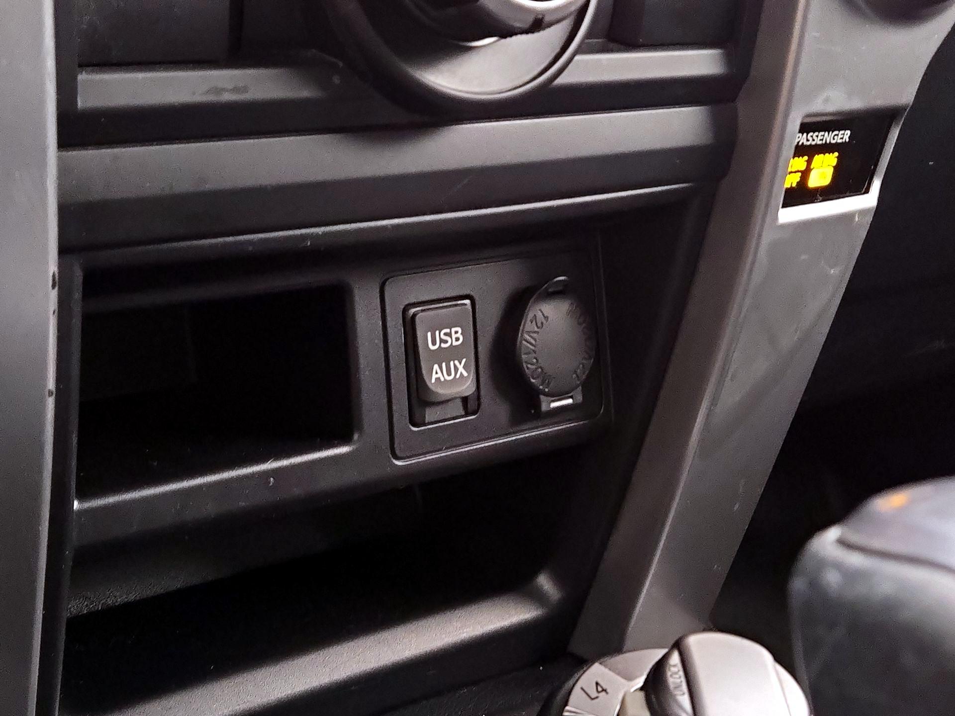 Thumbnail: 2016 Toyota 4Runner - 15