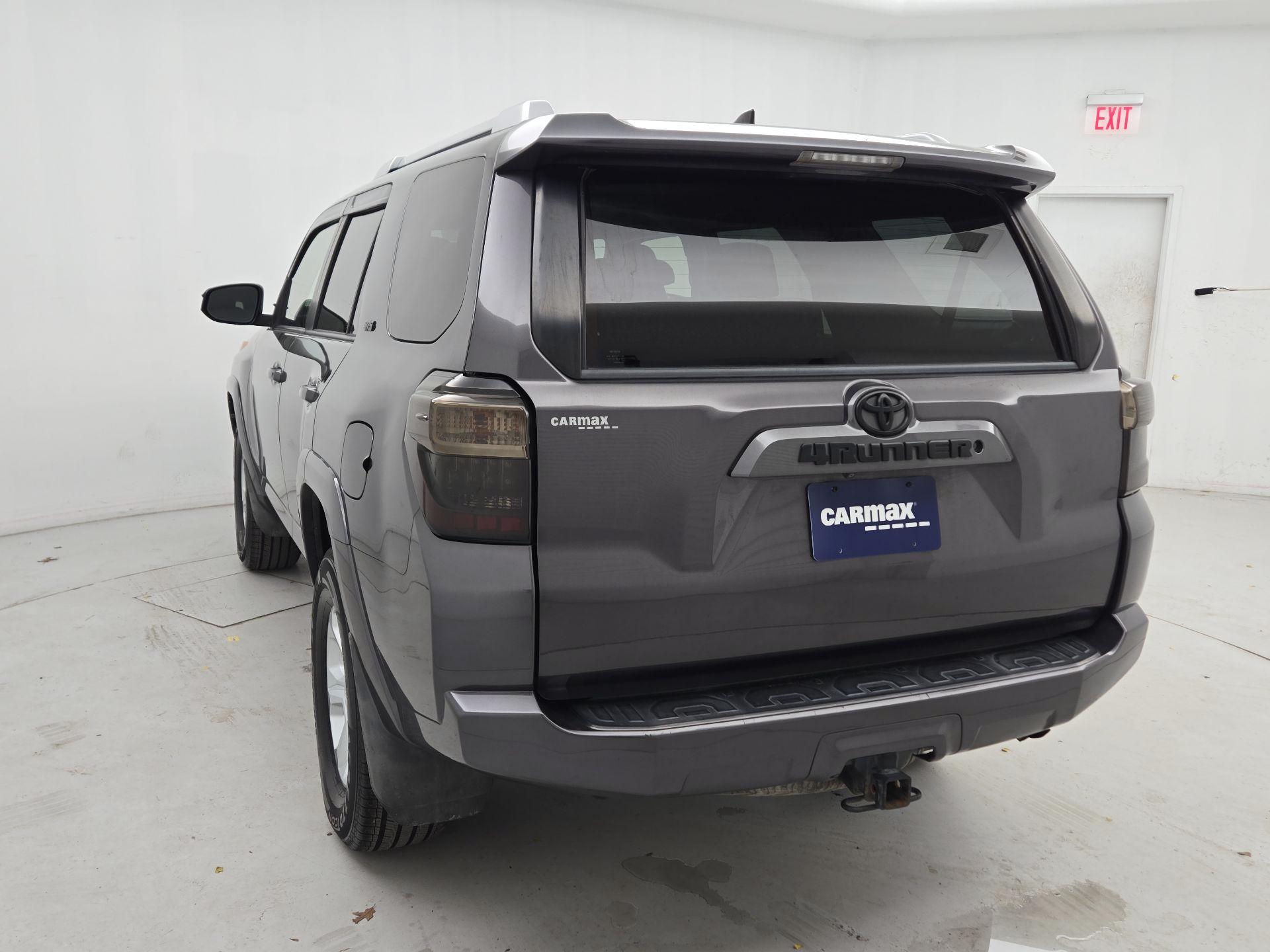 Thumbnail: 2016 Toyota 4Runner - 7