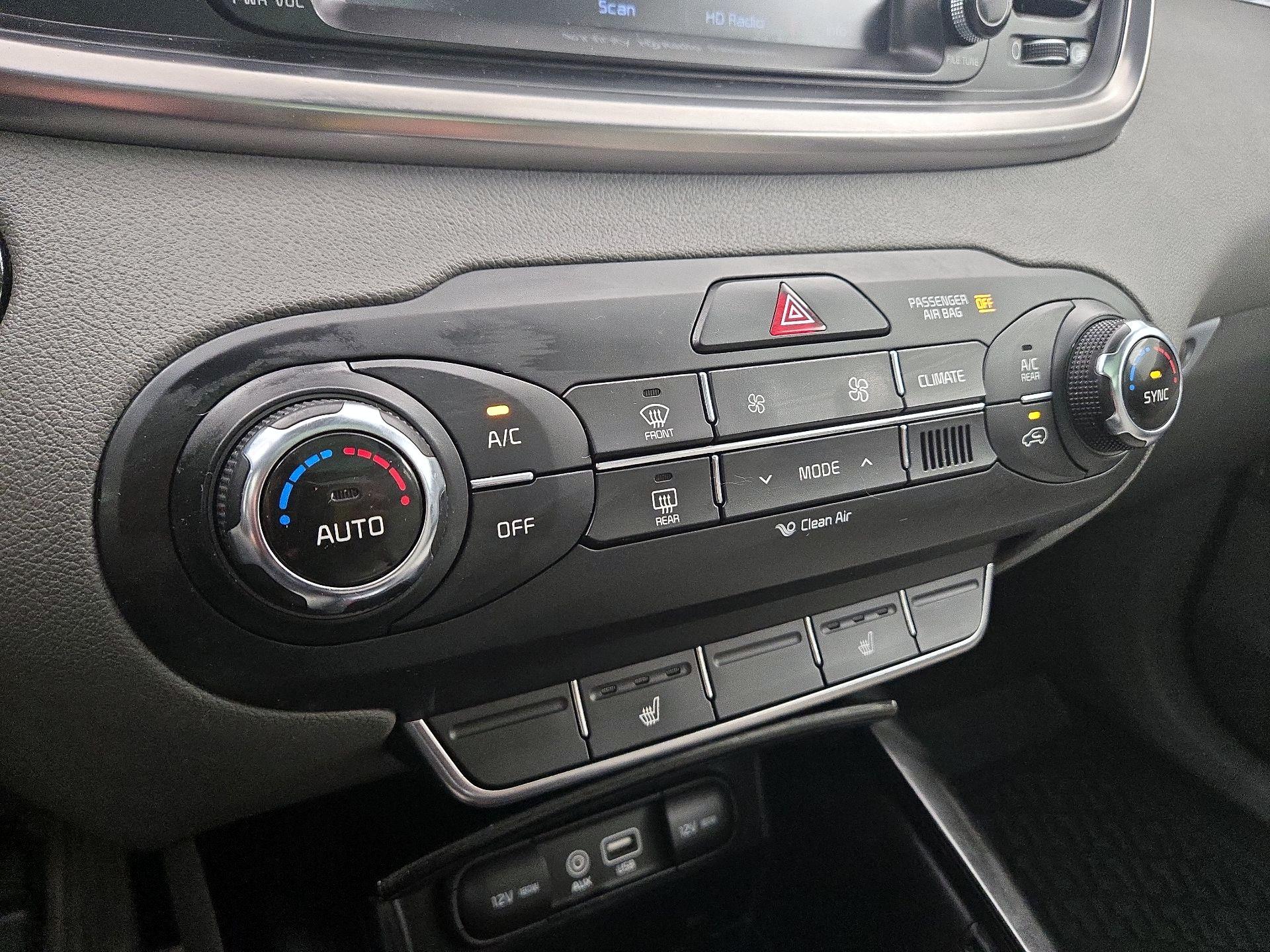 Thumbnail: 2018 Kia Sorento - 17