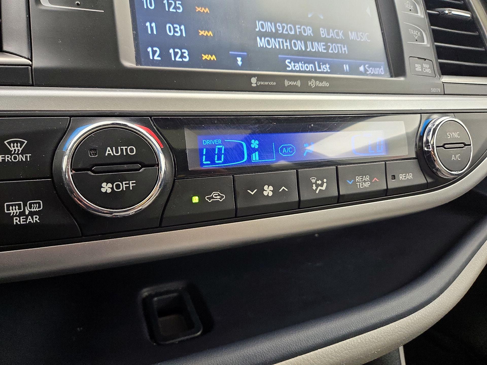 Thumbnail: 2018 Toyota Highlander - 17