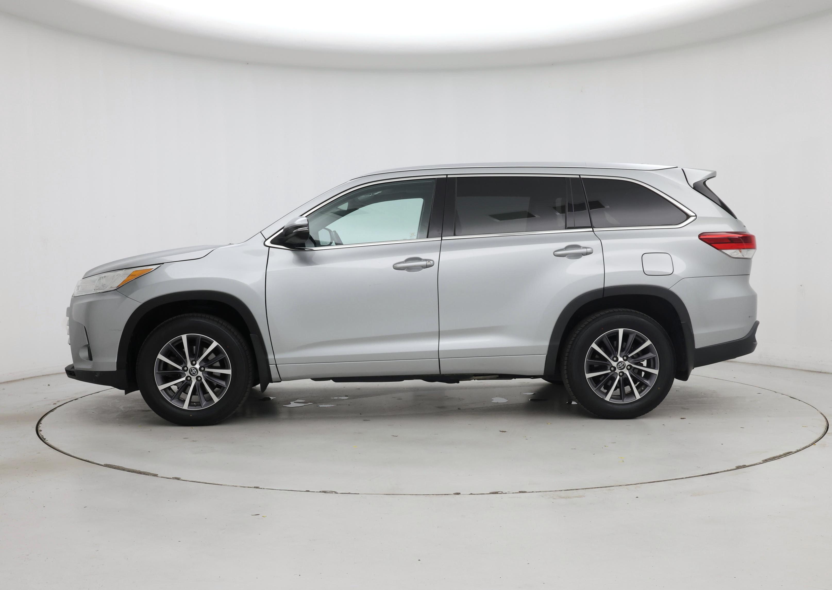 Thumbnail: 2018 Toyota Highlander - 3