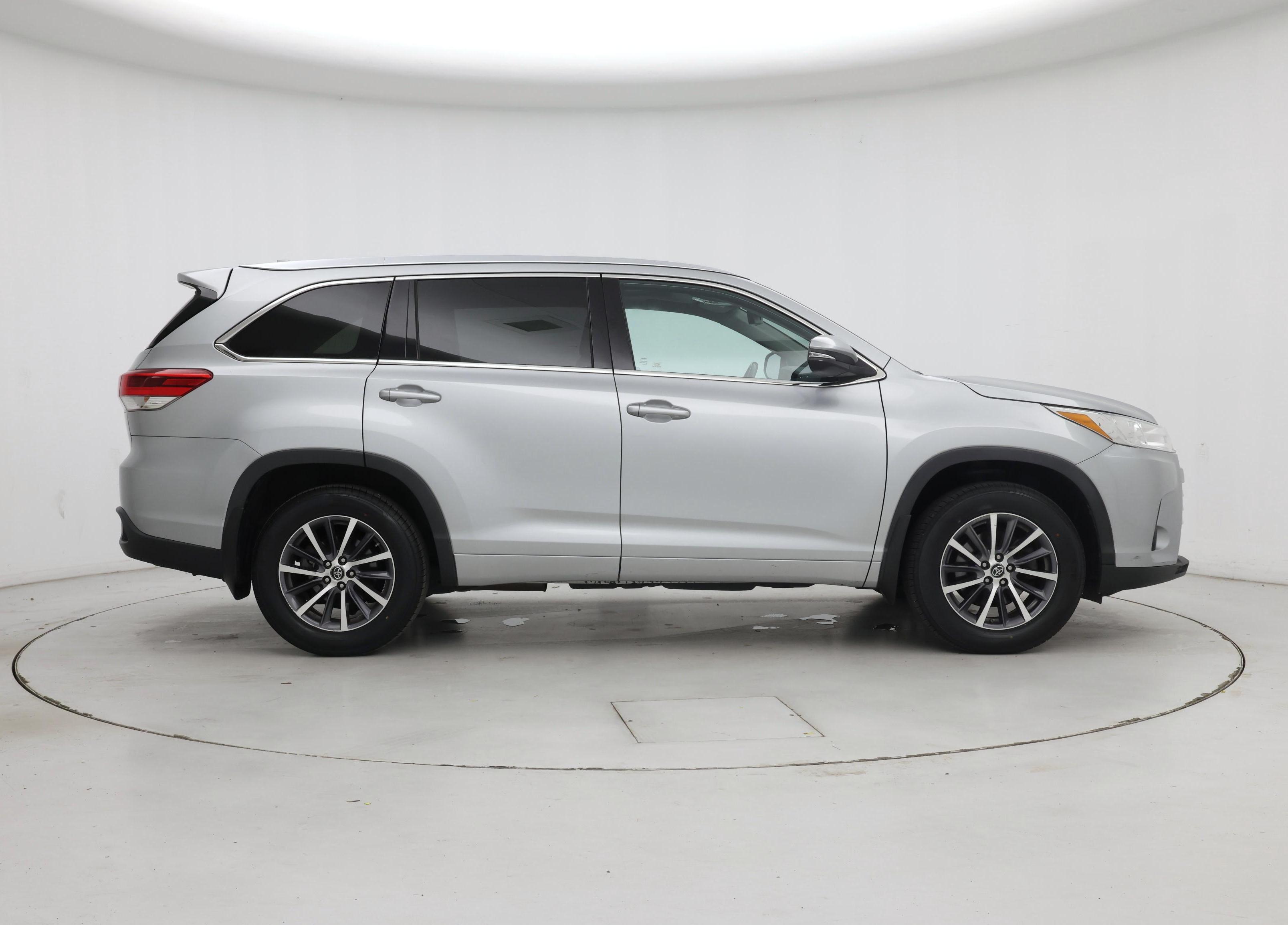 Thumbnail: 2018 Toyota Highlander - 7