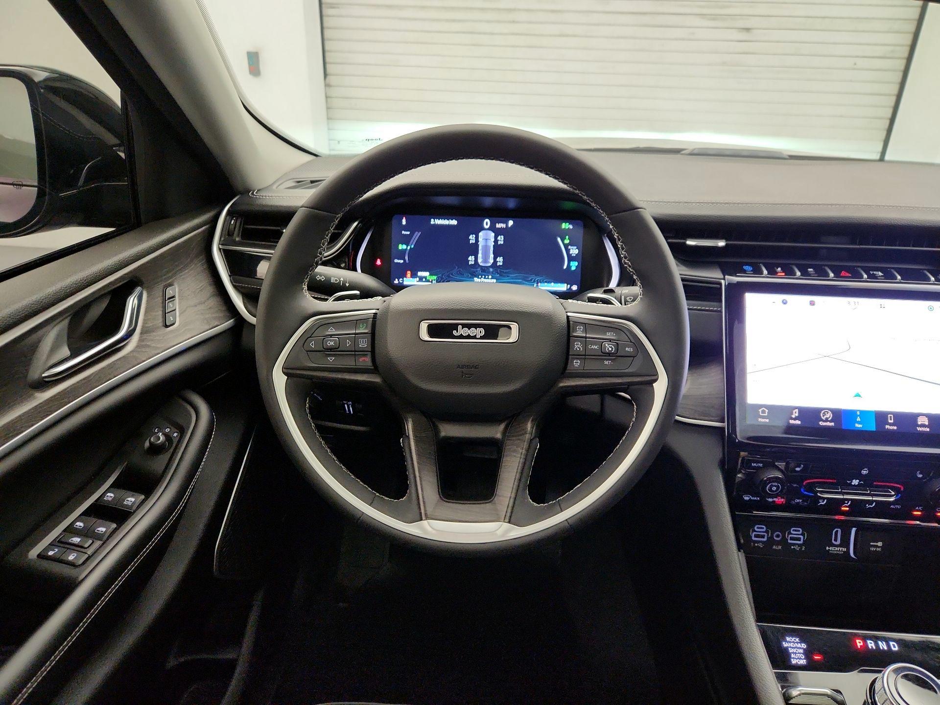 Thumbnail: 2024 Jeep Grand Cherokee - 10