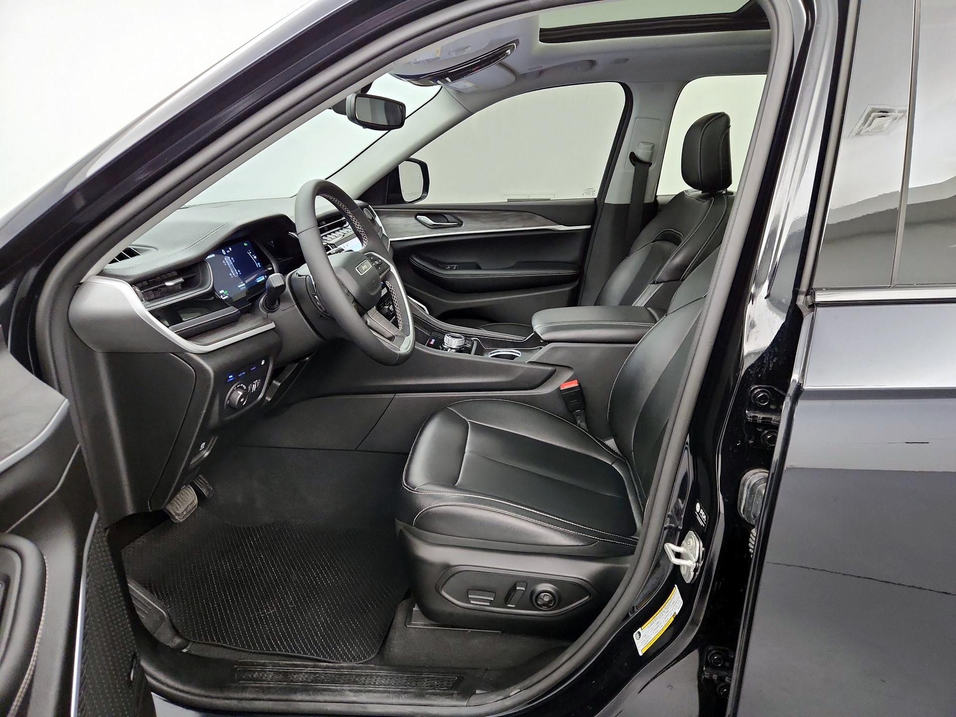 Thumbnail: 2024 Jeep Grand Cherokee - 11