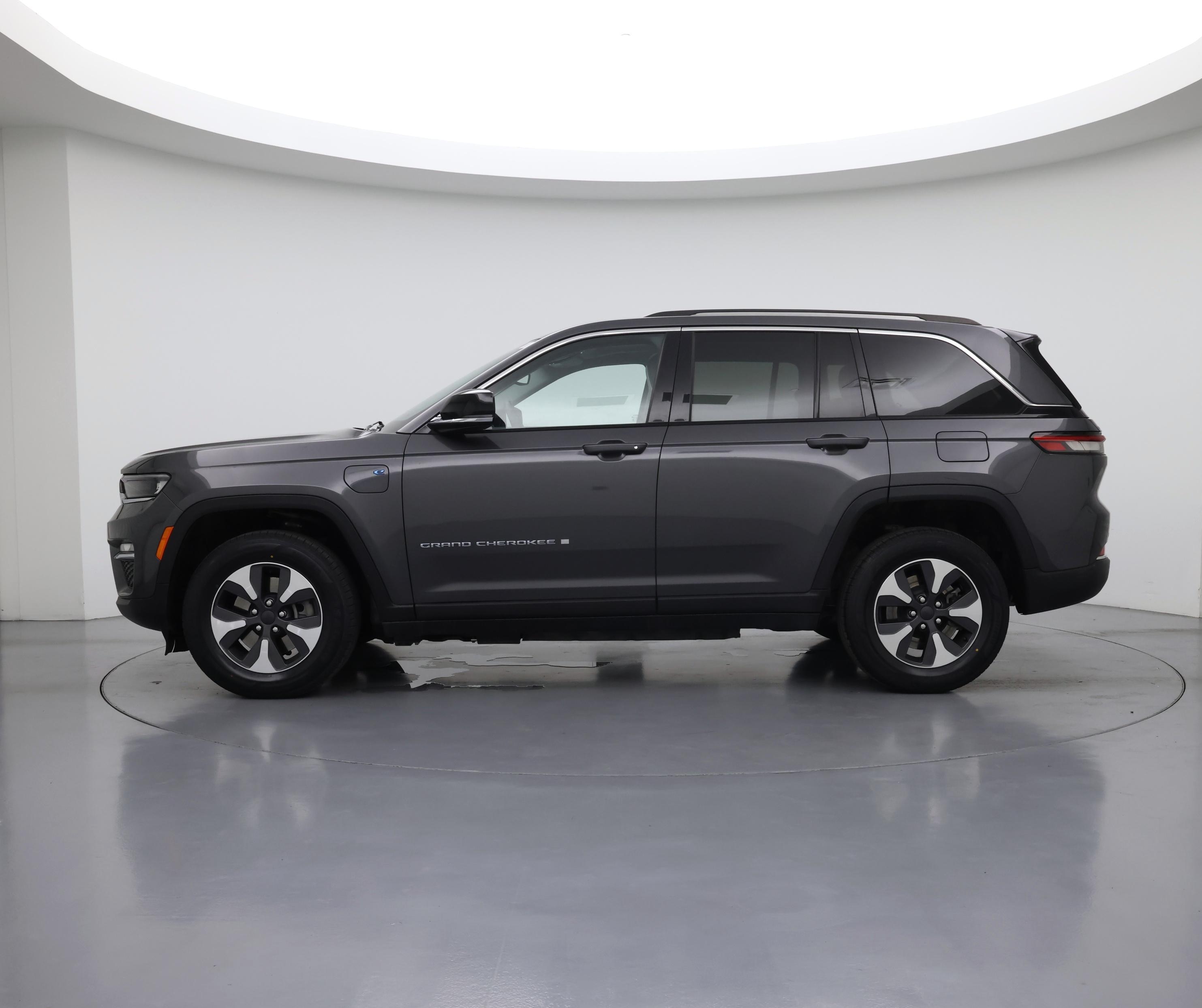 Thumbnail: 2022 Jeep Grand Cherokee - 3