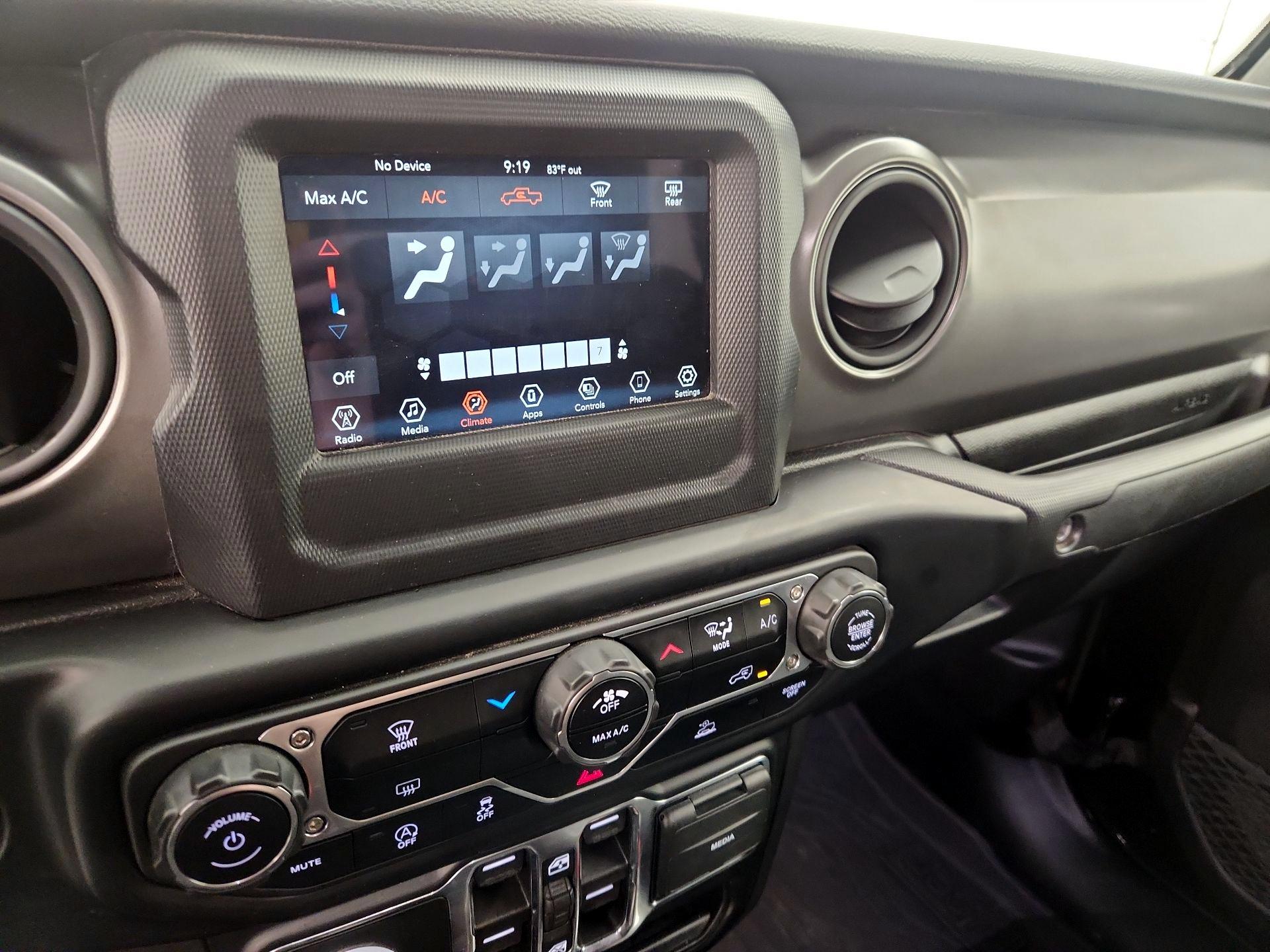 Thumbnail: 2022 Jeep Gladiator - 16