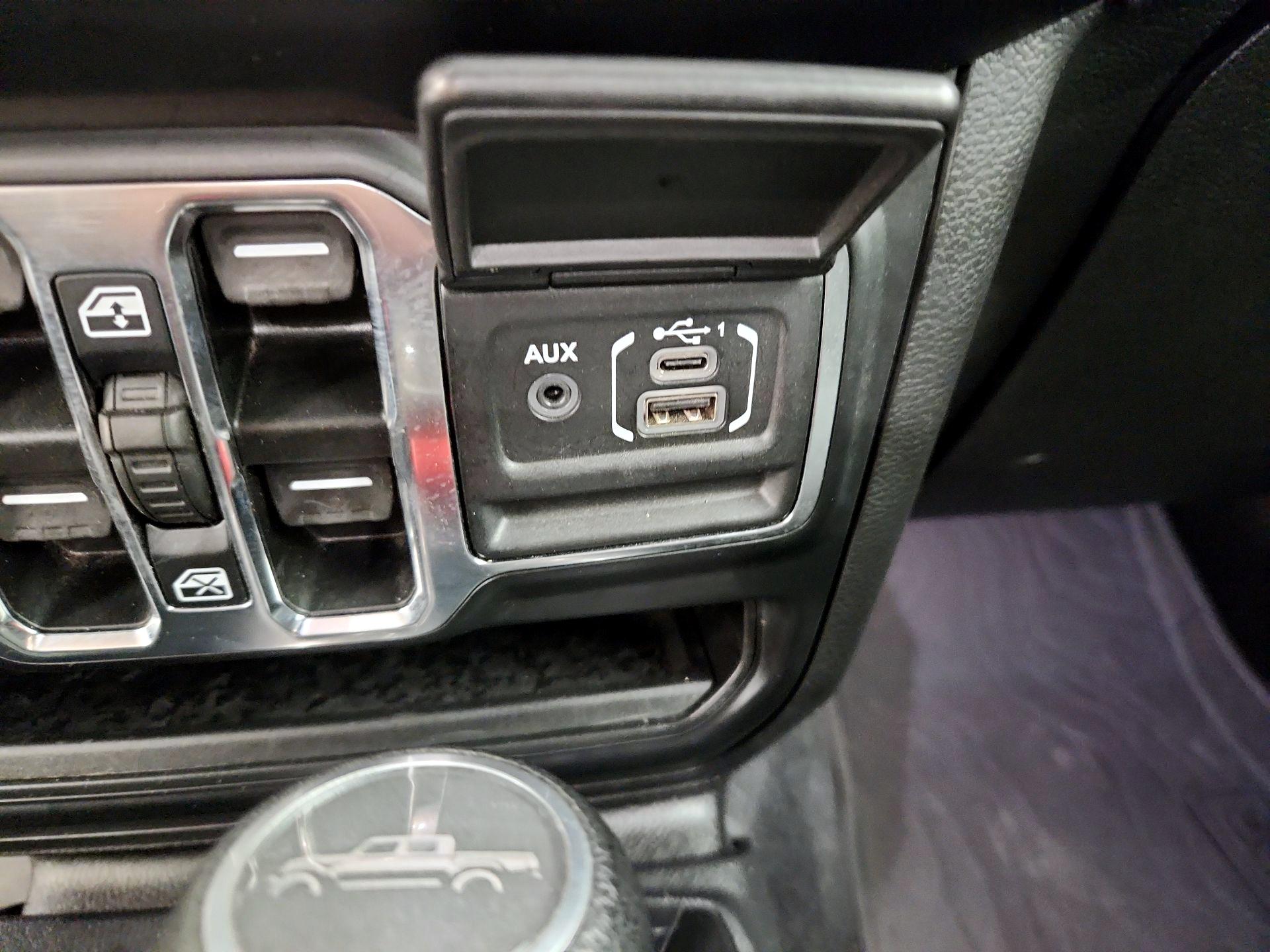 Thumbnail: 2022 Jeep Gladiator - 18
